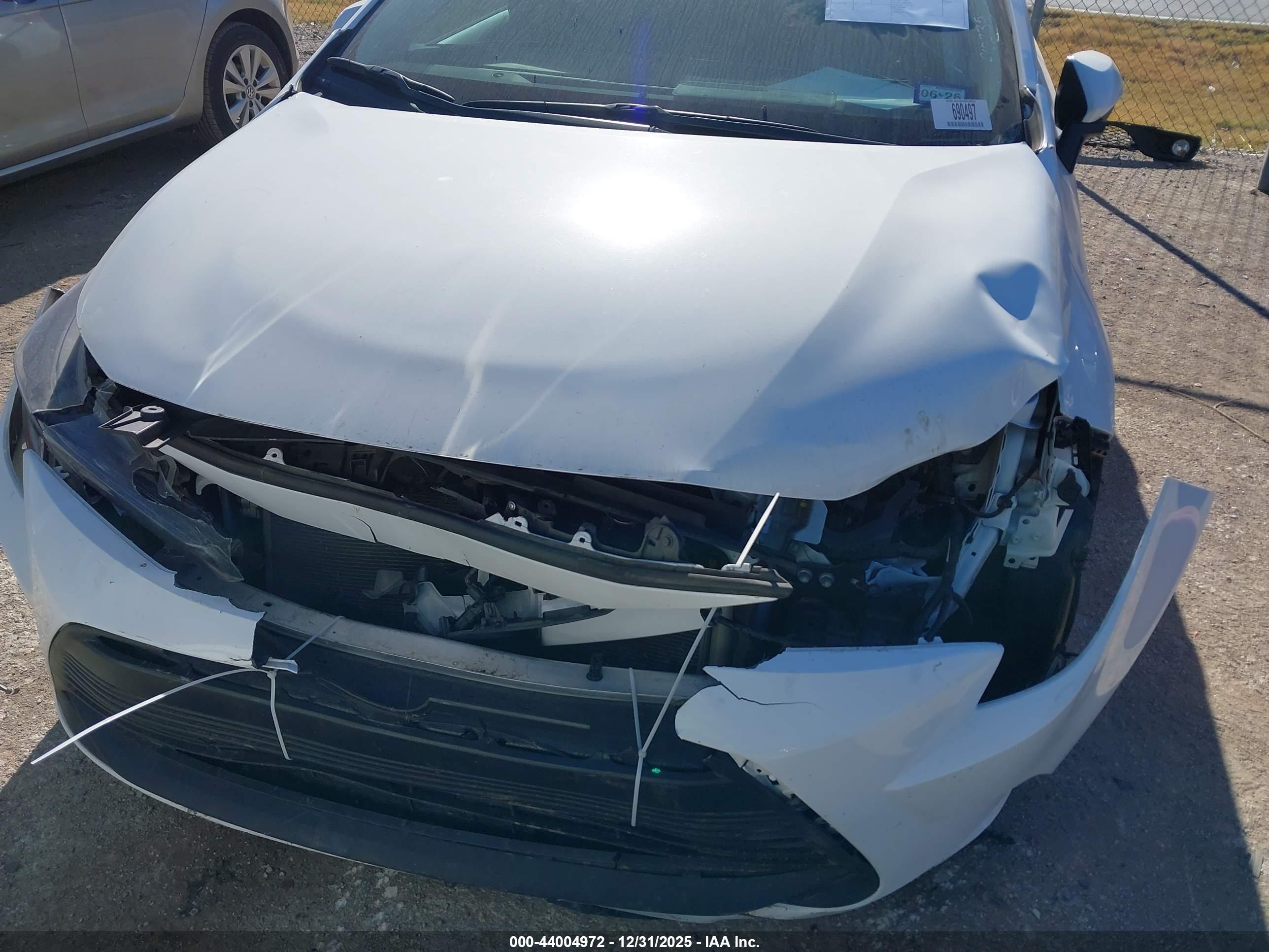 TOYOTA COROLLA image 6