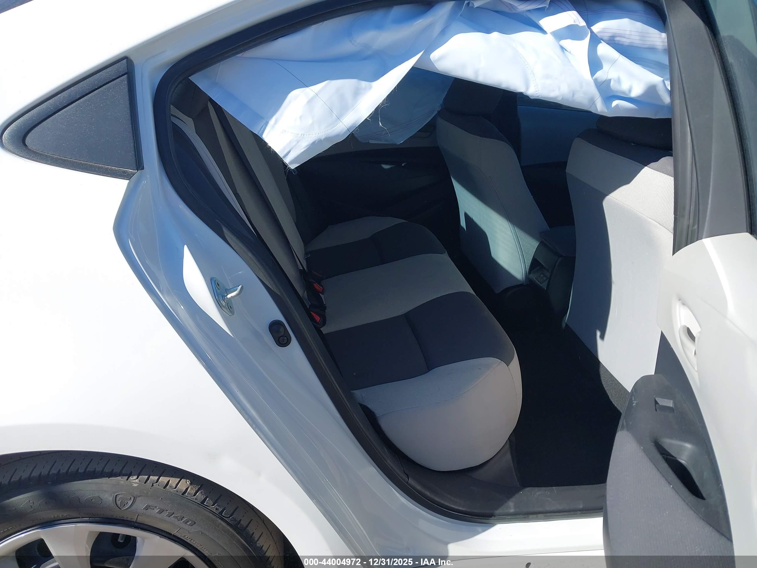 TOYOTA COROLLA image 8