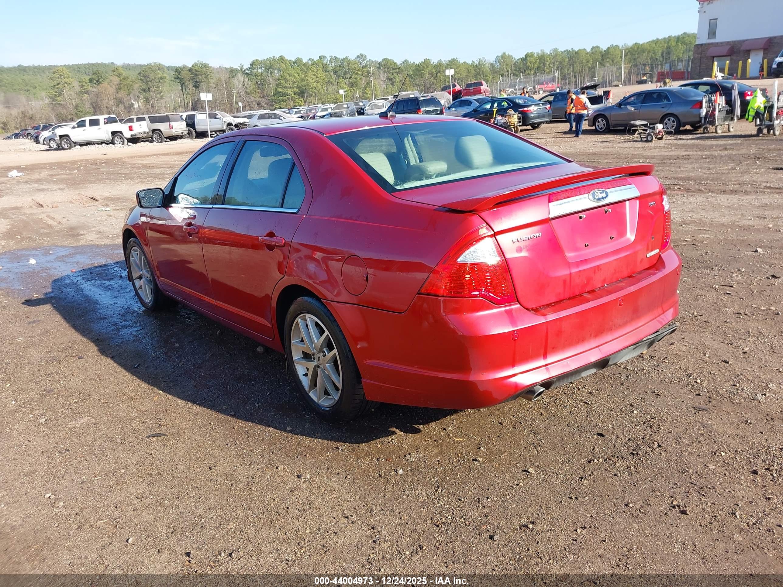 FORD FUSION image 3