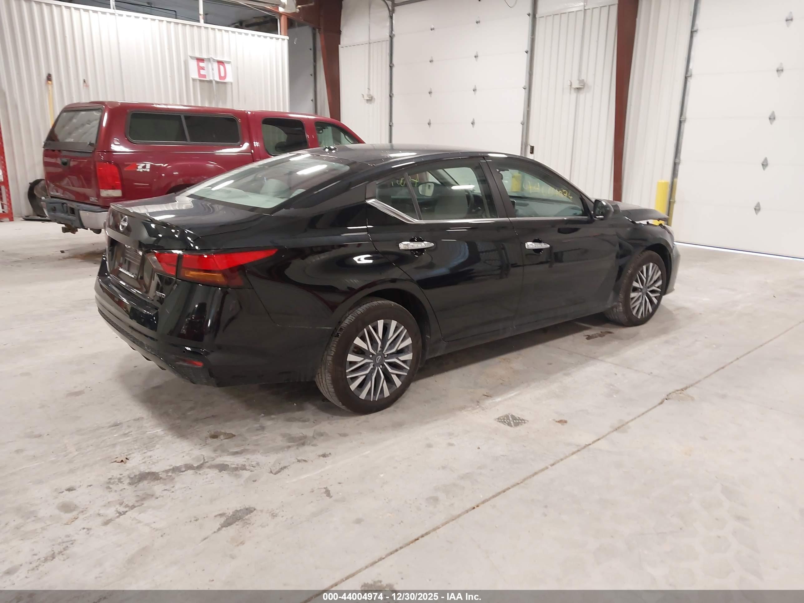 NISSAN ALTIMA image 4