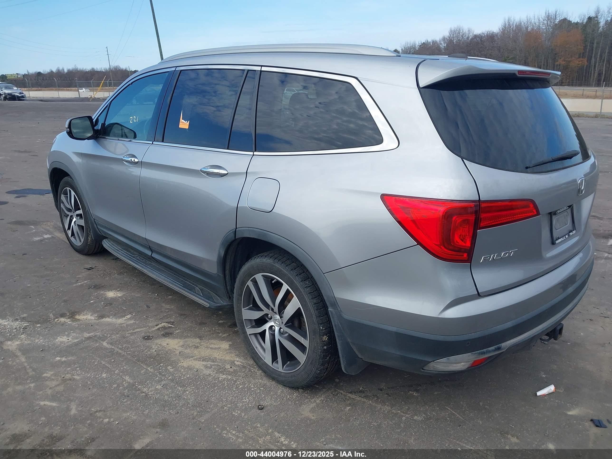 HONDA PILOT image 3