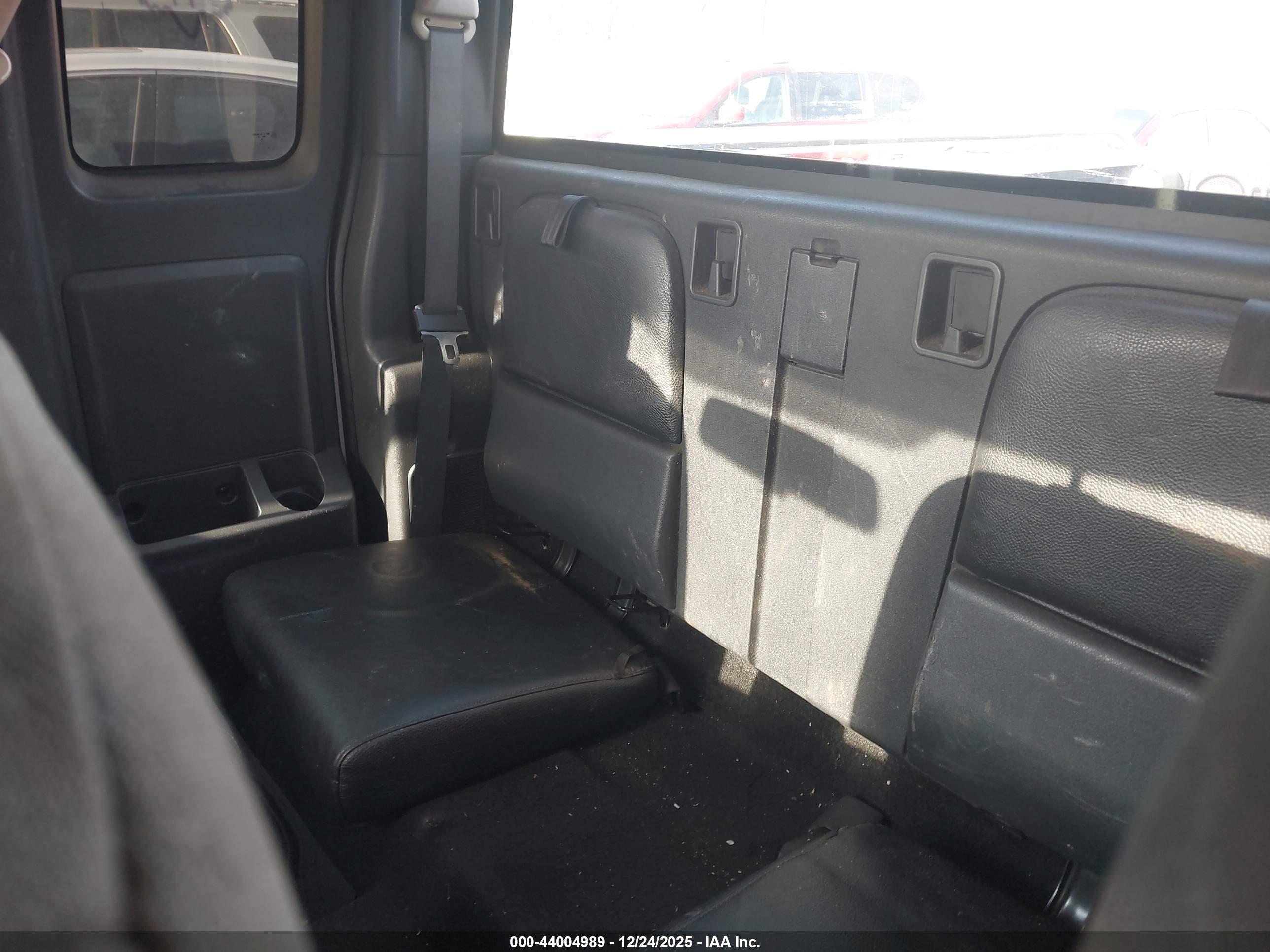 DODGE DAKOTA image 8