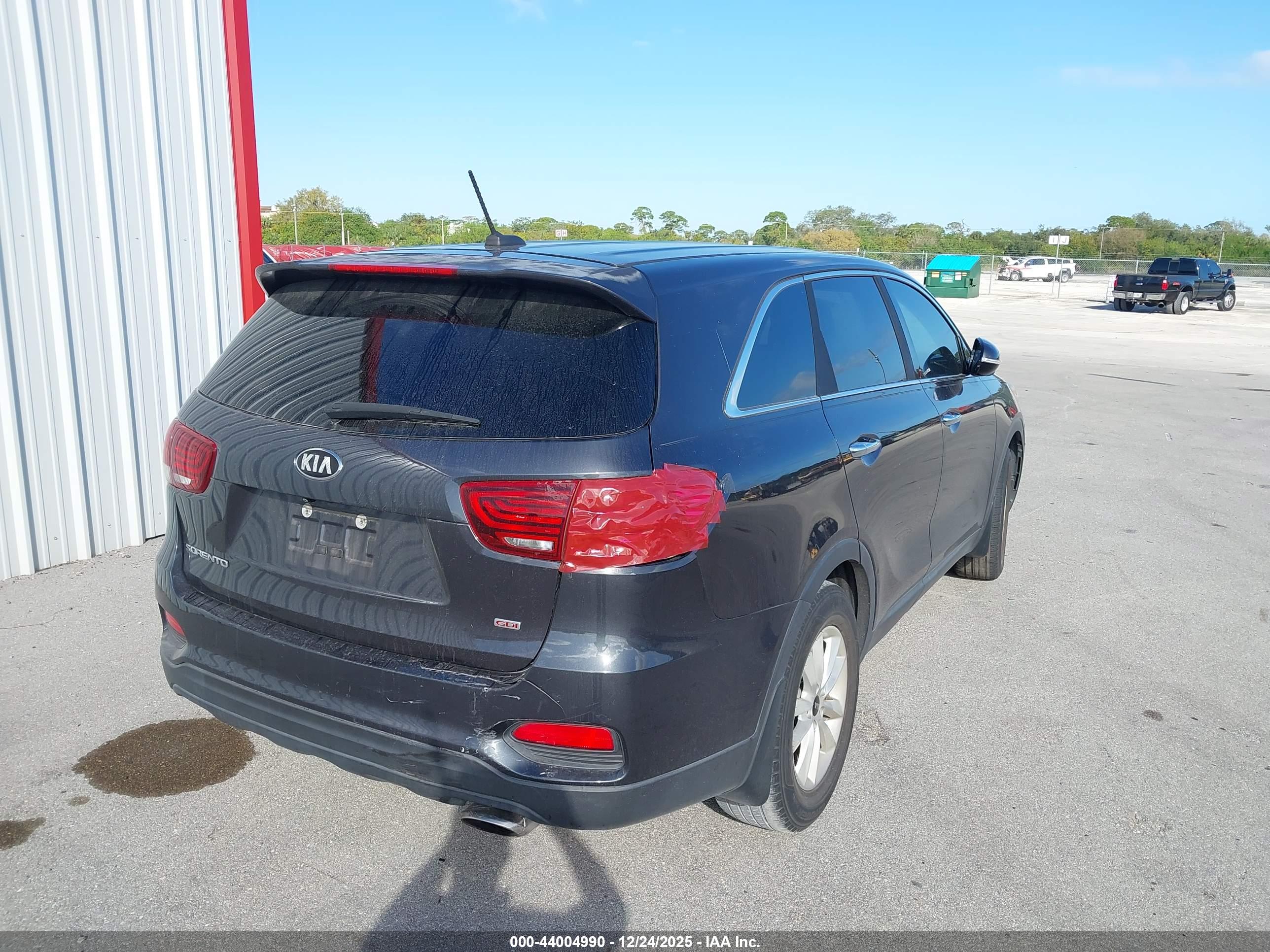 KIA SORENTO image 6