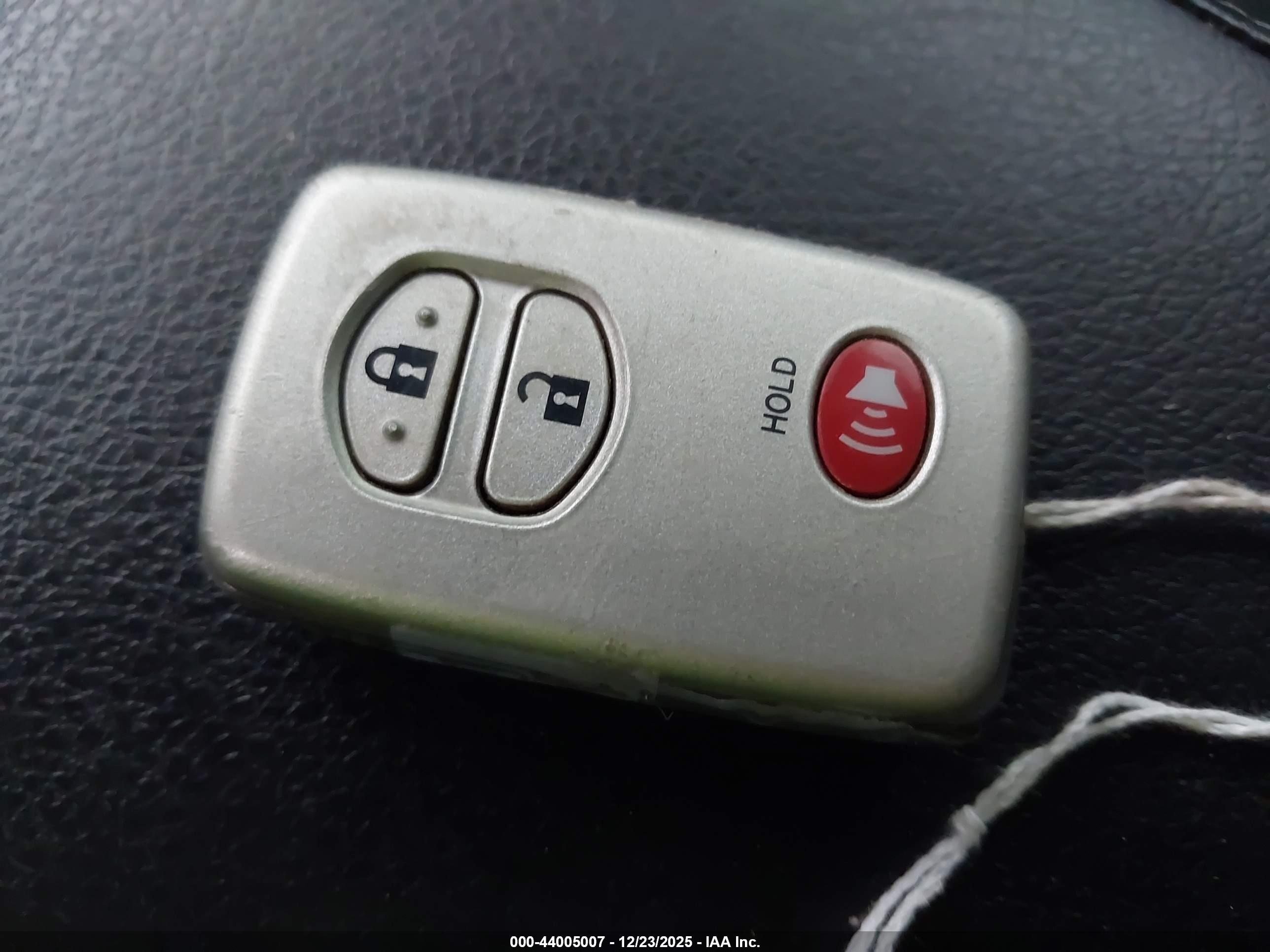 TOYOTA 4RUNNER image 11