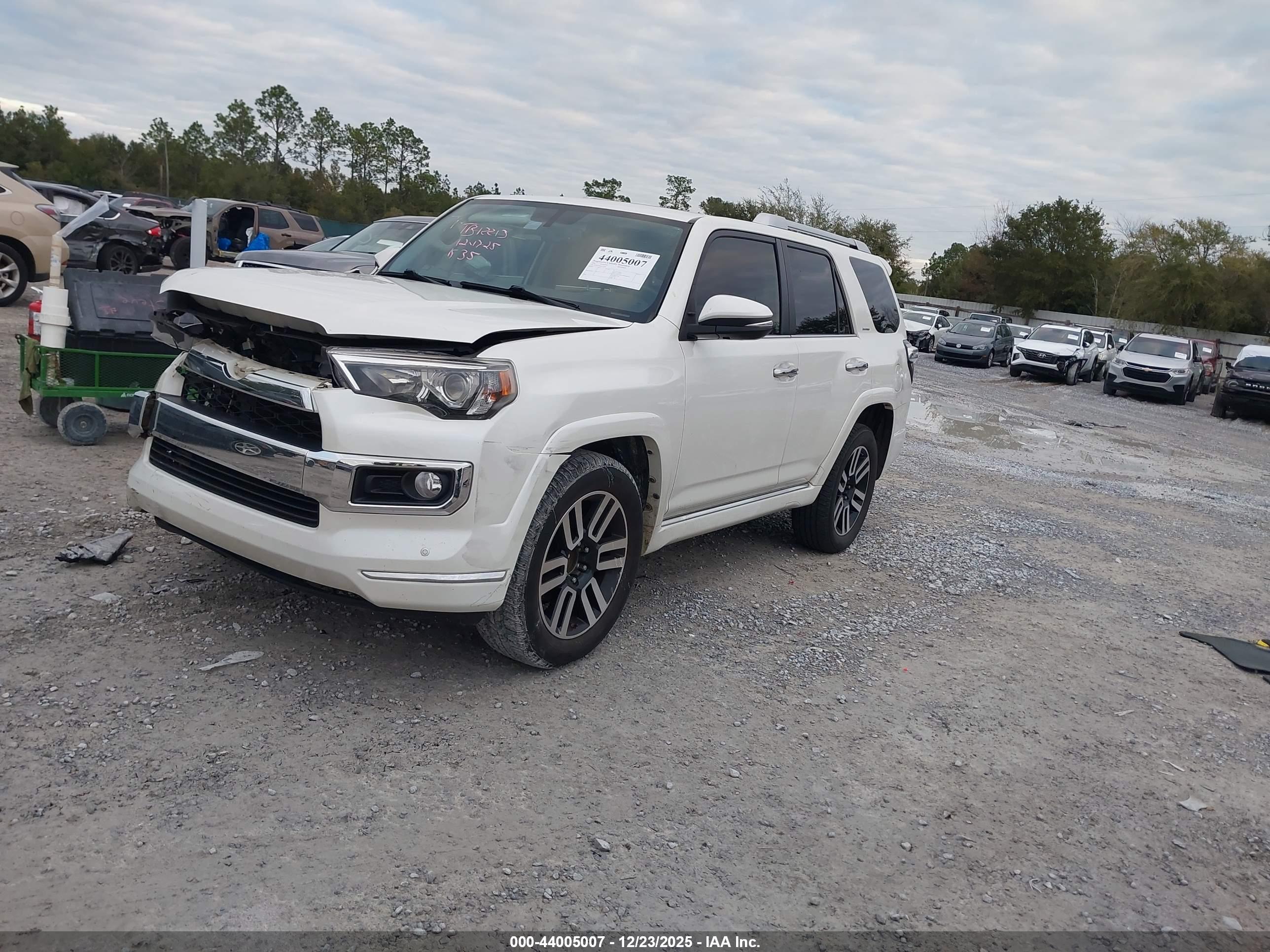 TOYOTA 4RUNNER image 2