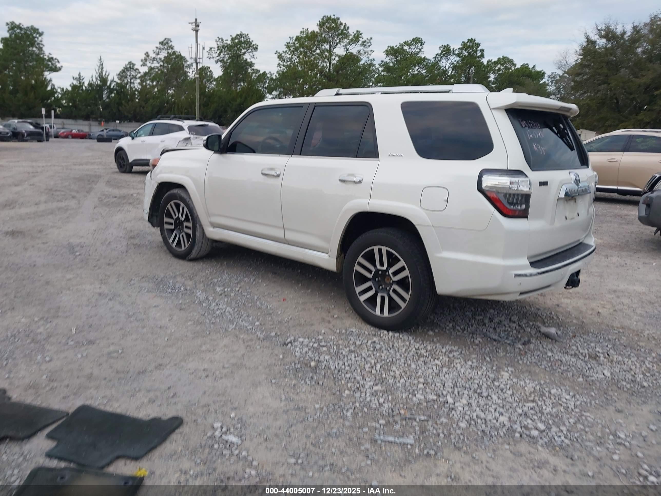 TOYOTA 4RUNNER image 3