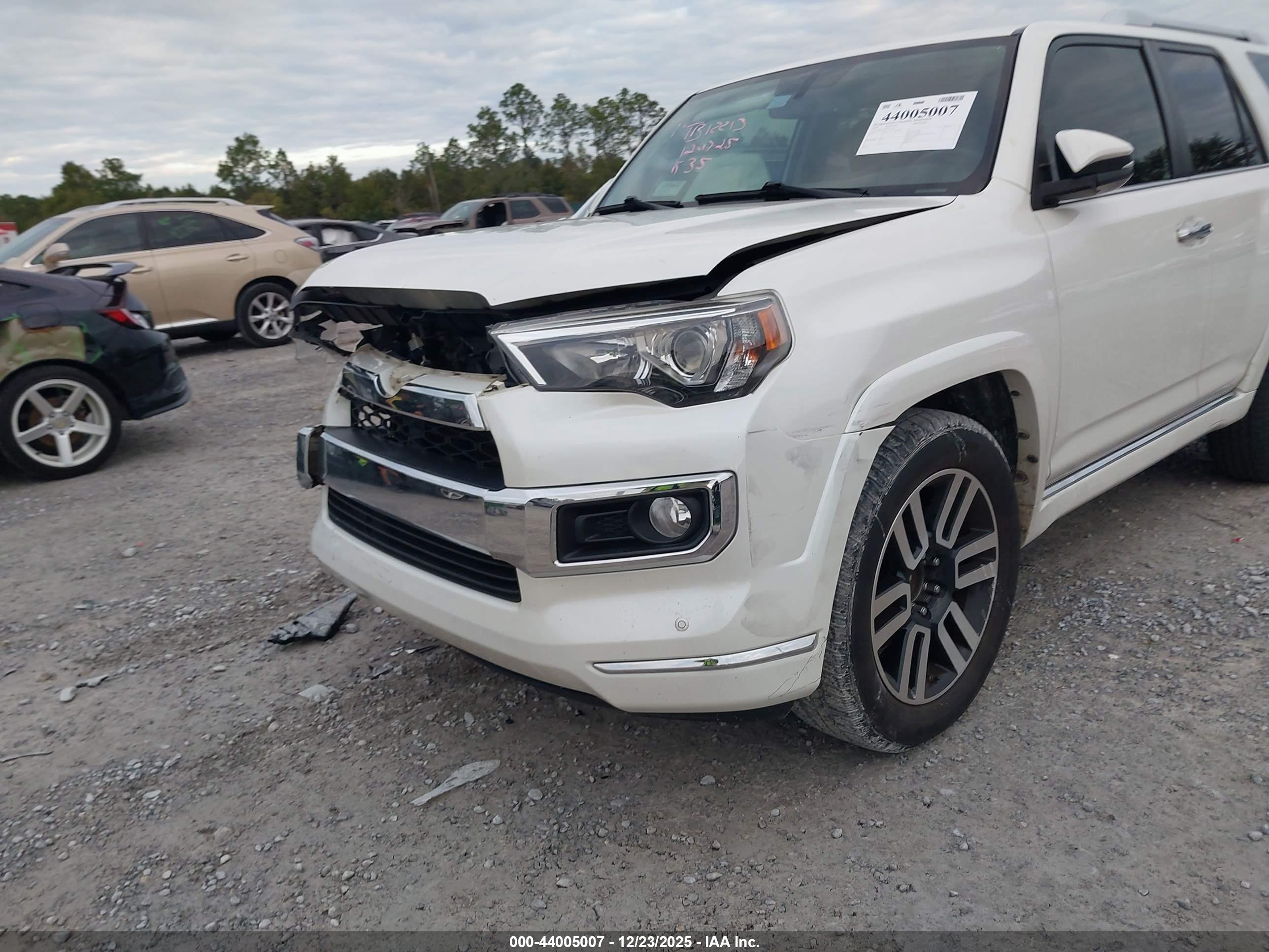 TOYOTA 4RUNNER image 6