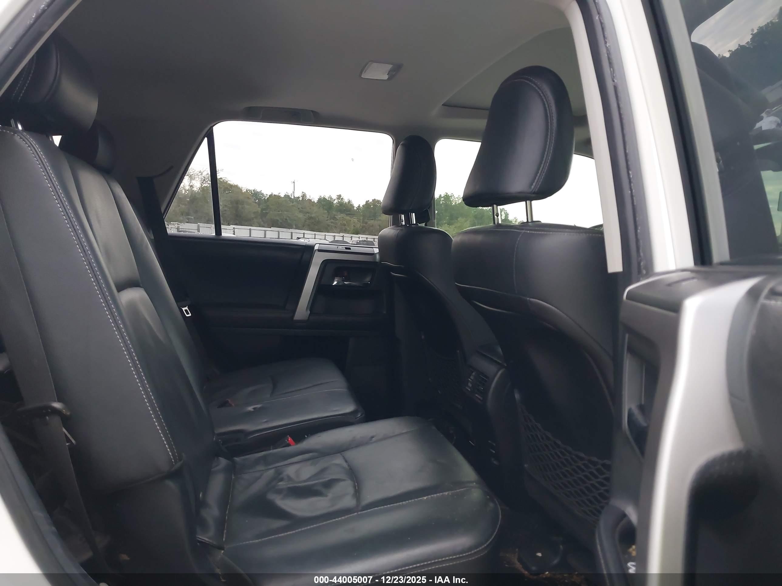 TOYOTA 4RUNNER image 8