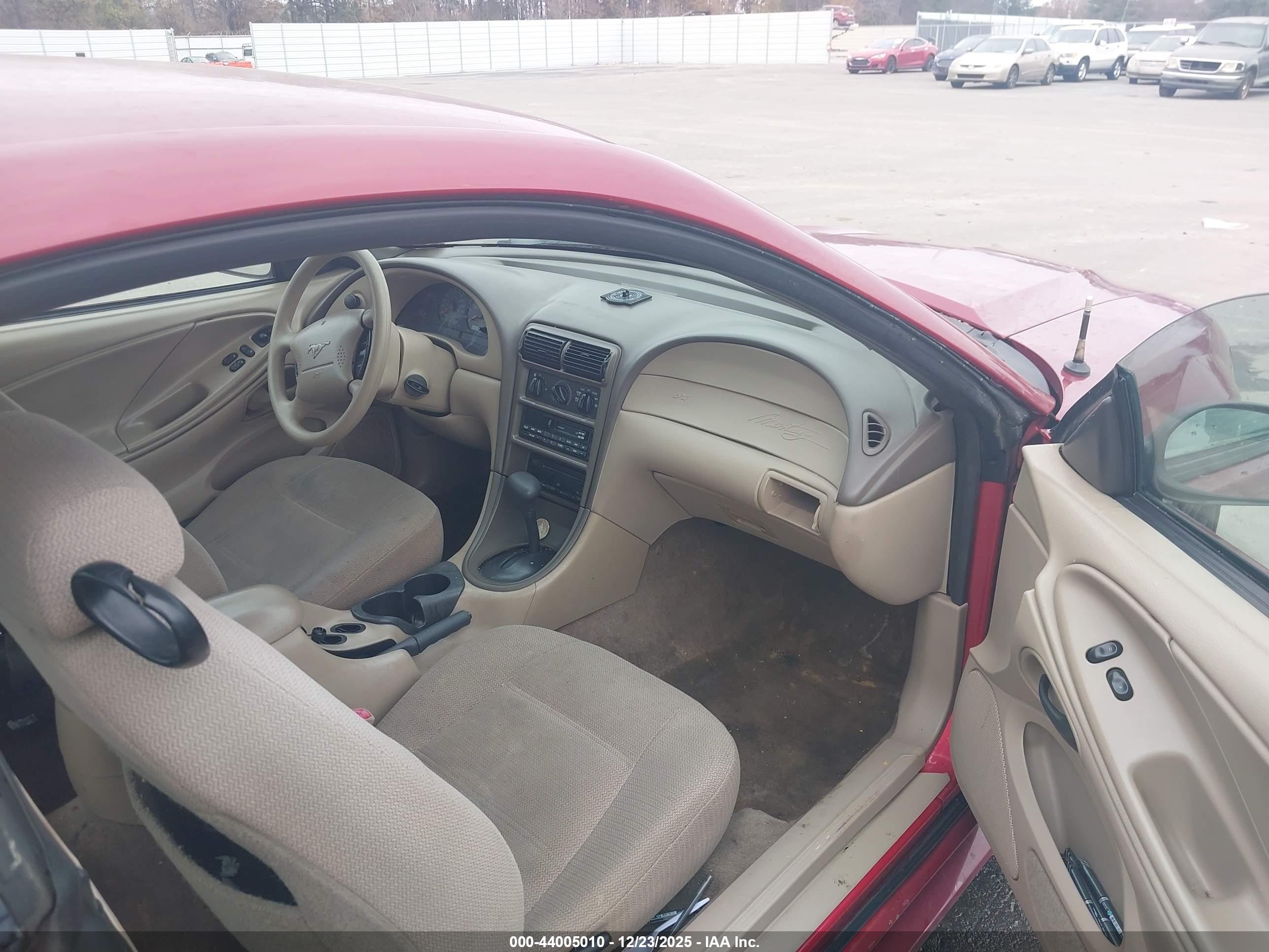 FORD MUSTANG image 5