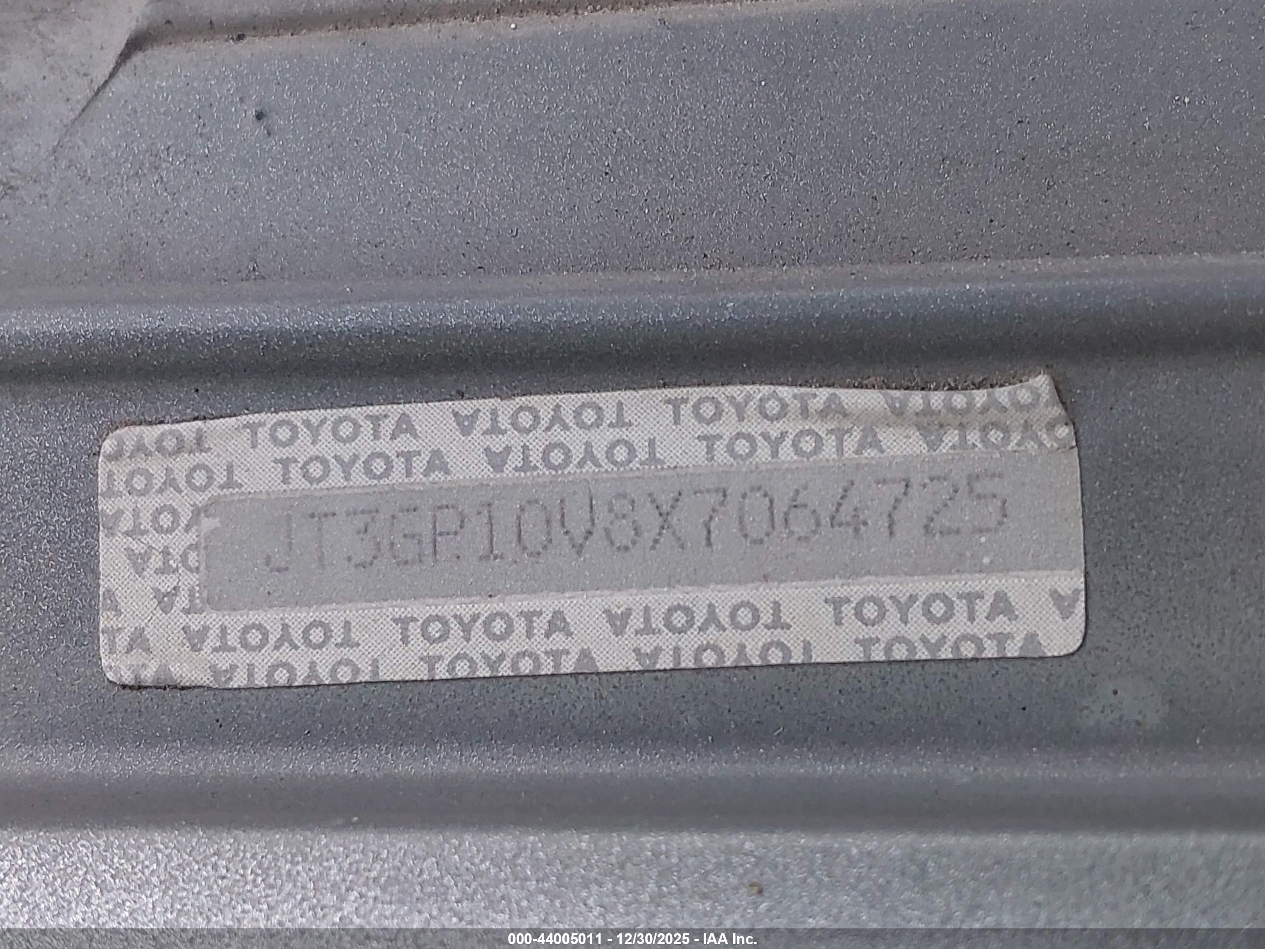 TOYOTA RAV4 image 9