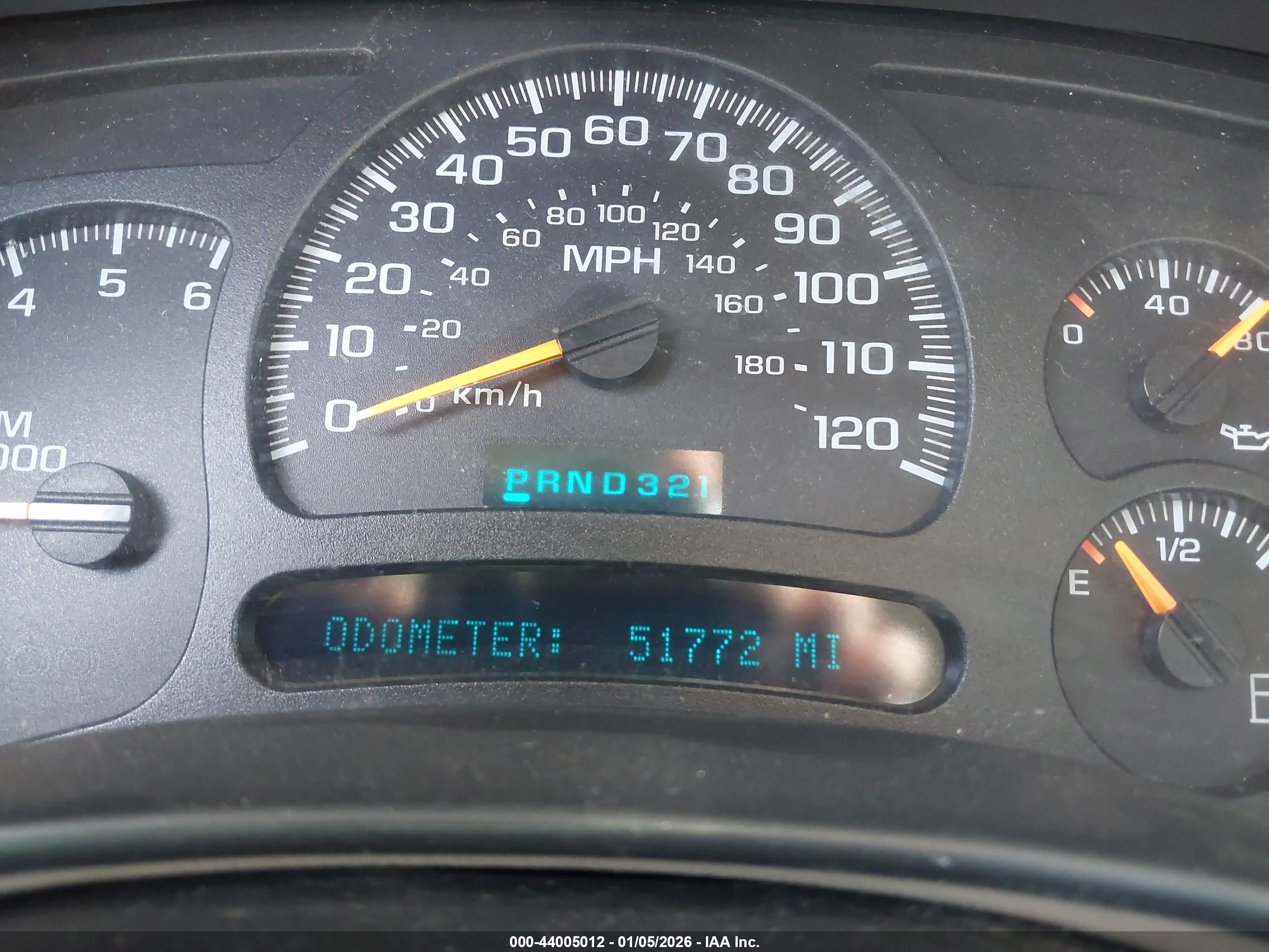 CHEVROLET SUBURBAN image 7