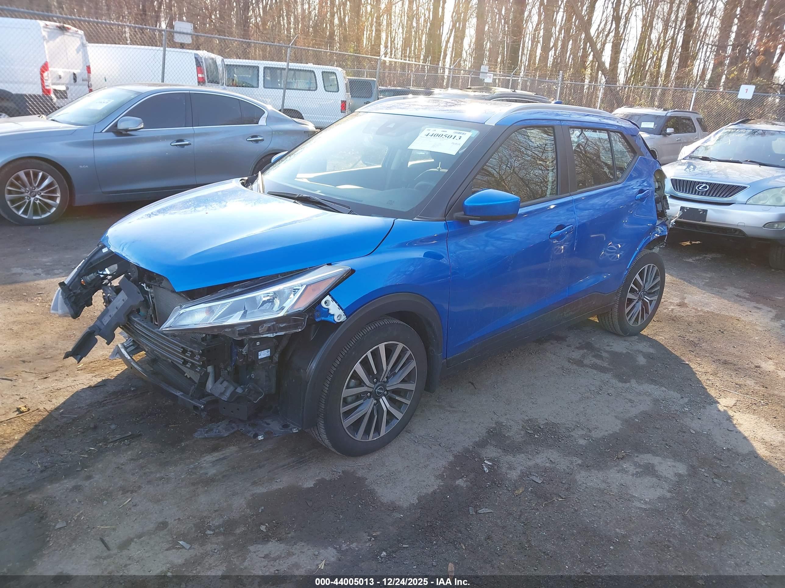 NISSAN KICKS image 2