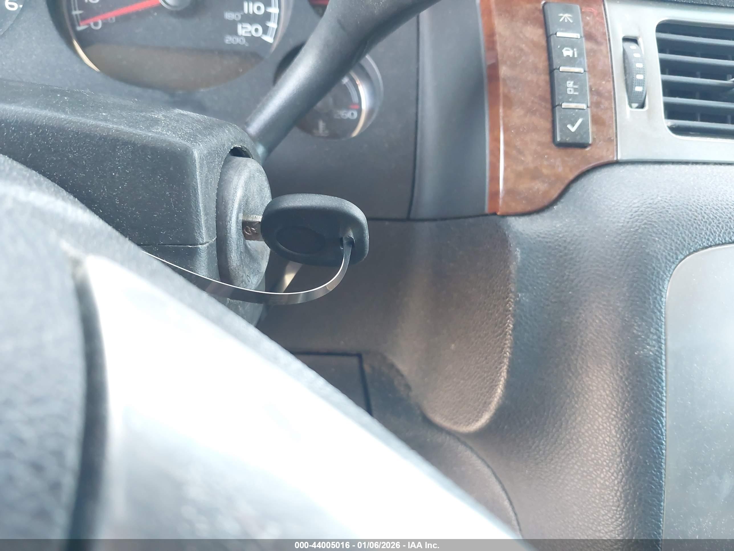 GMC YUKON image 11