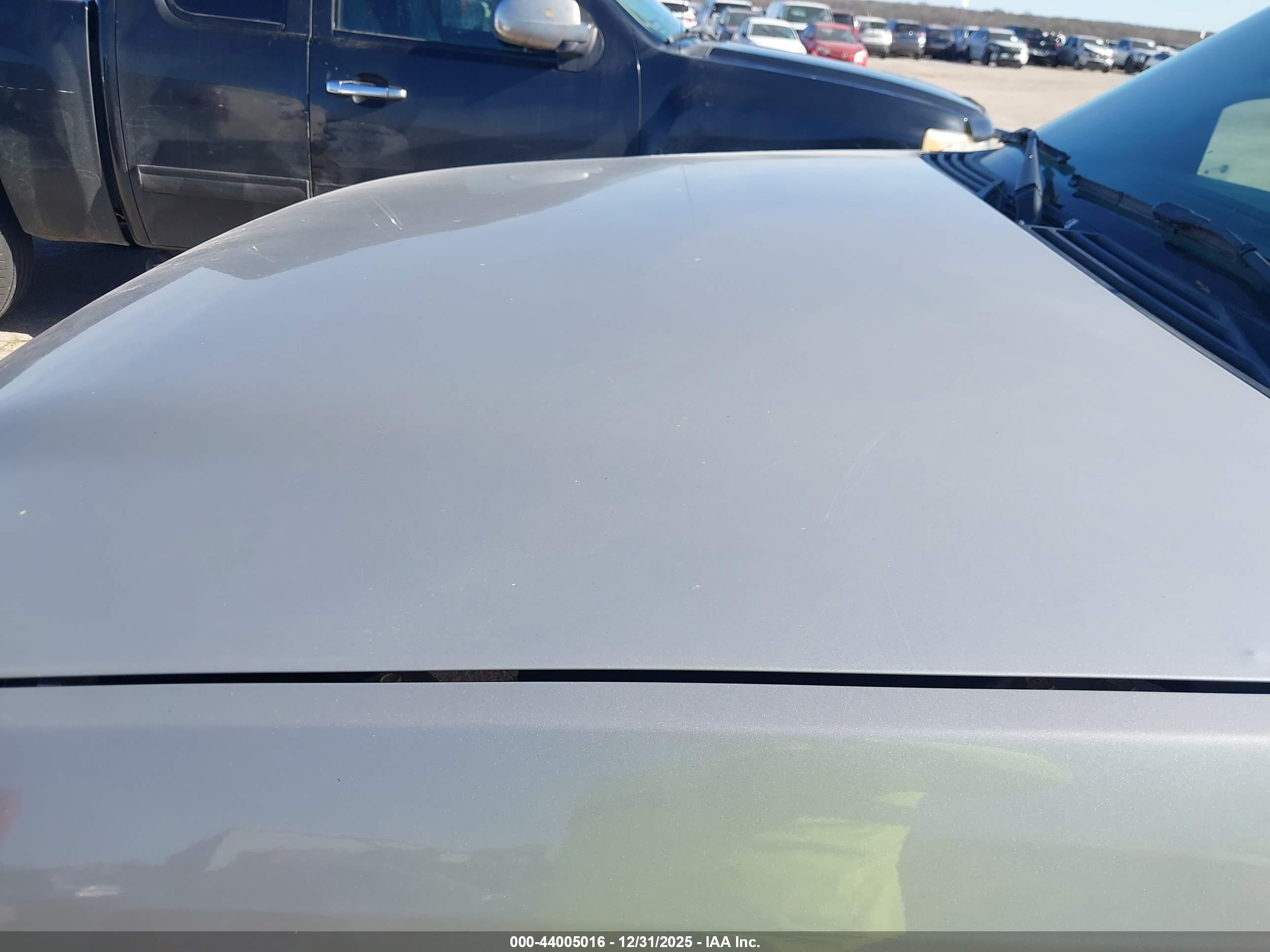 GMC YUKON image 6