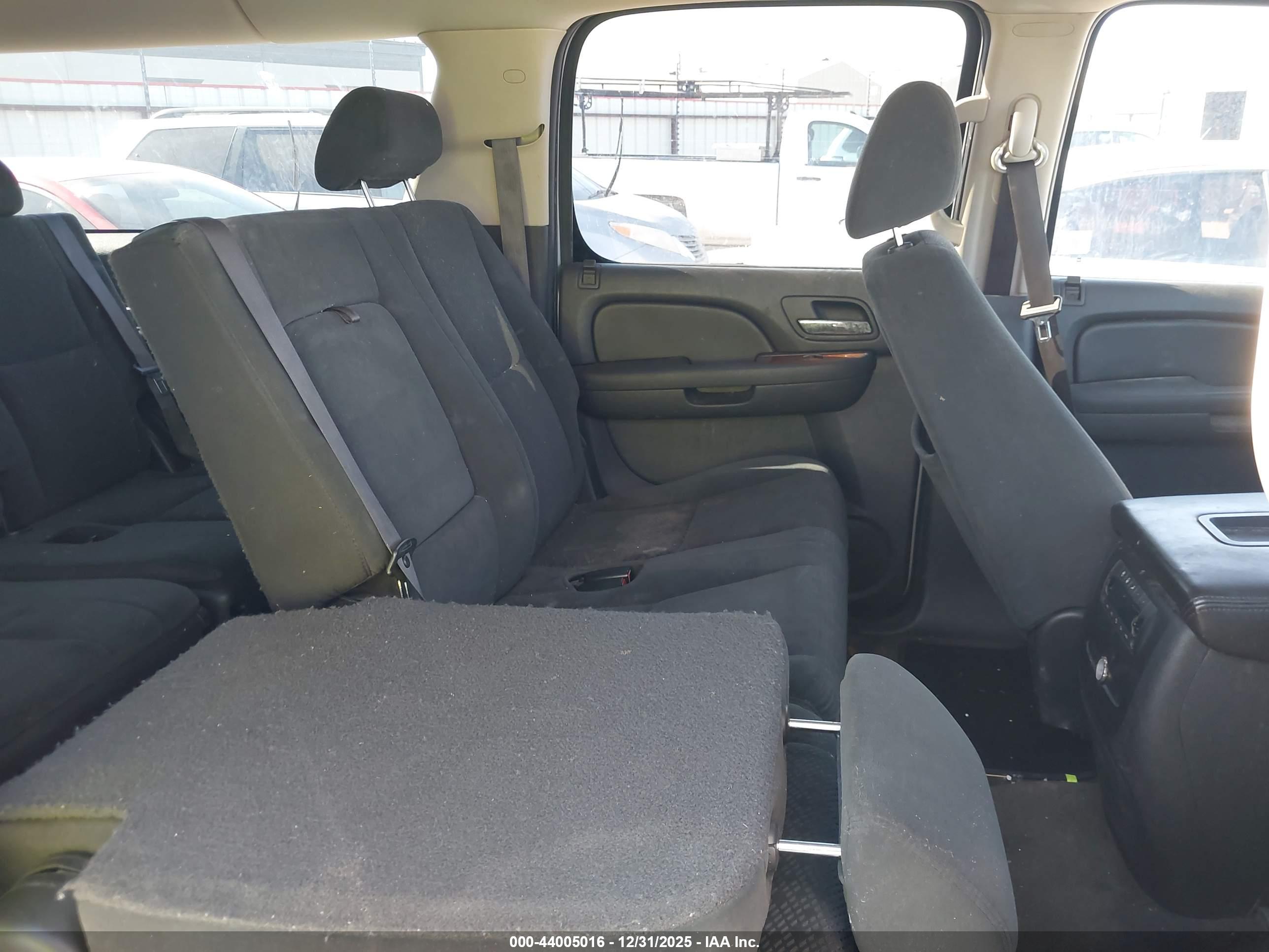 GMC YUKON image 8