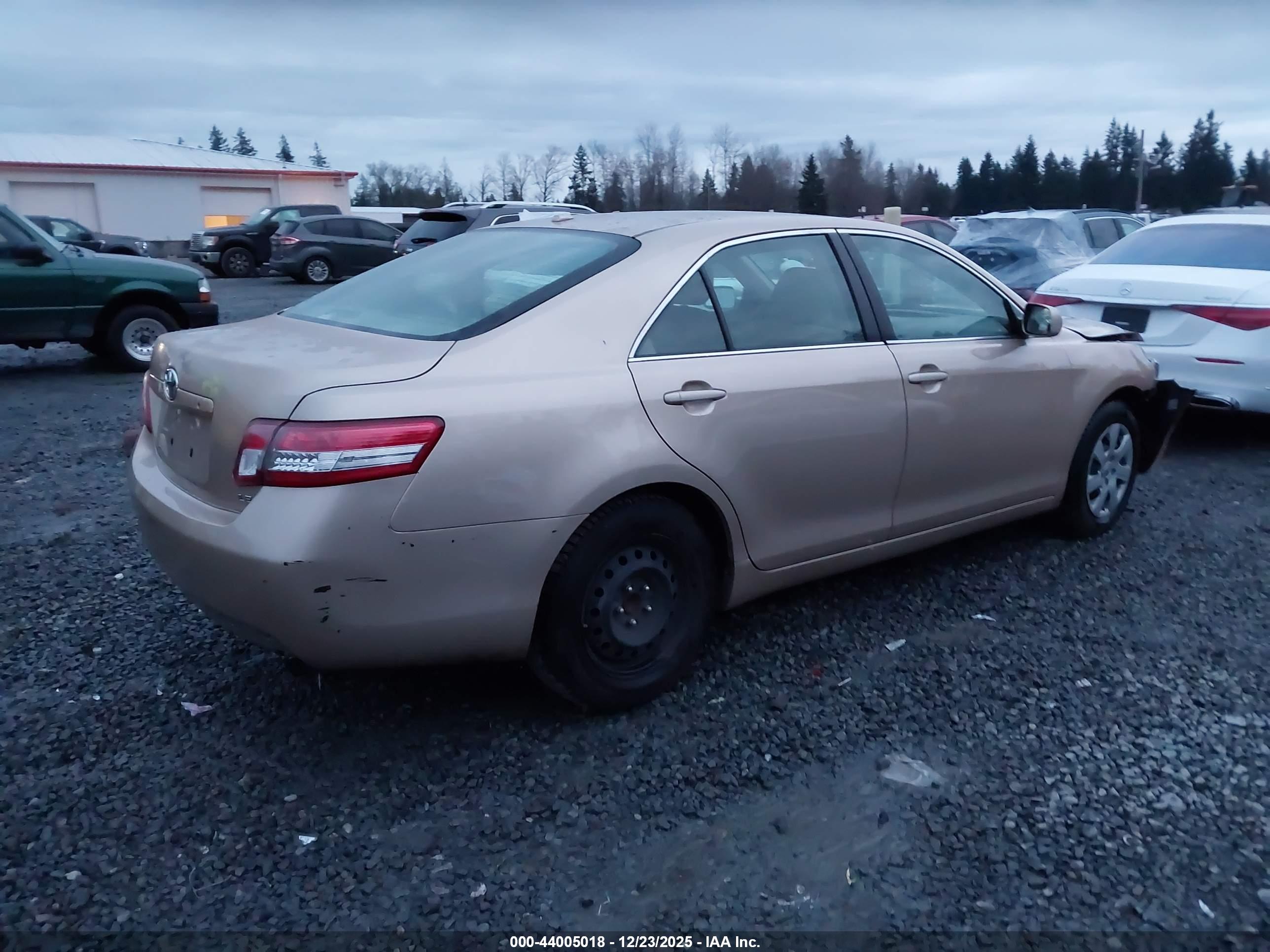 TOYOTA CAMRY image 4