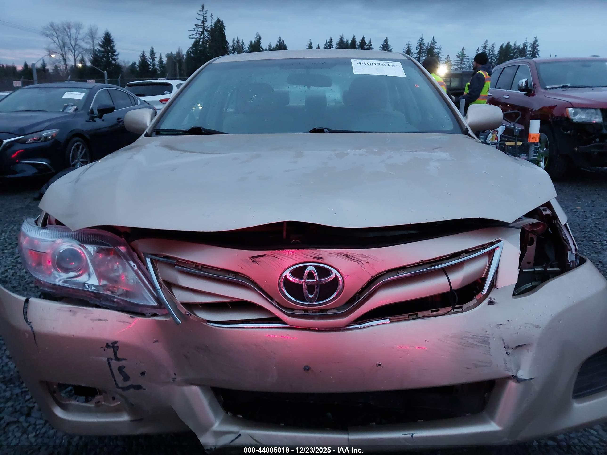 TOYOTA CAMRY image 6