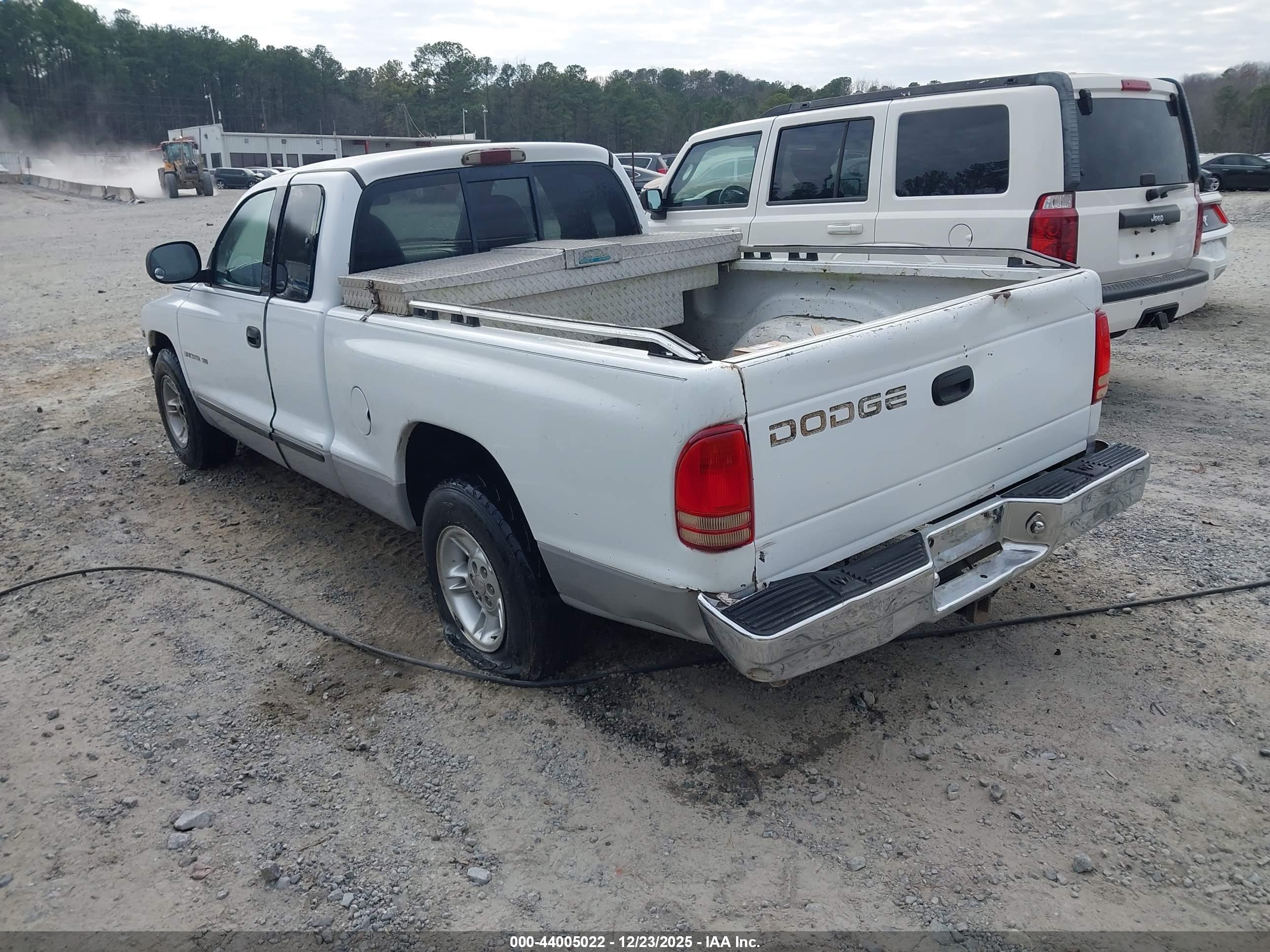 DODGE DAKOTA image 3