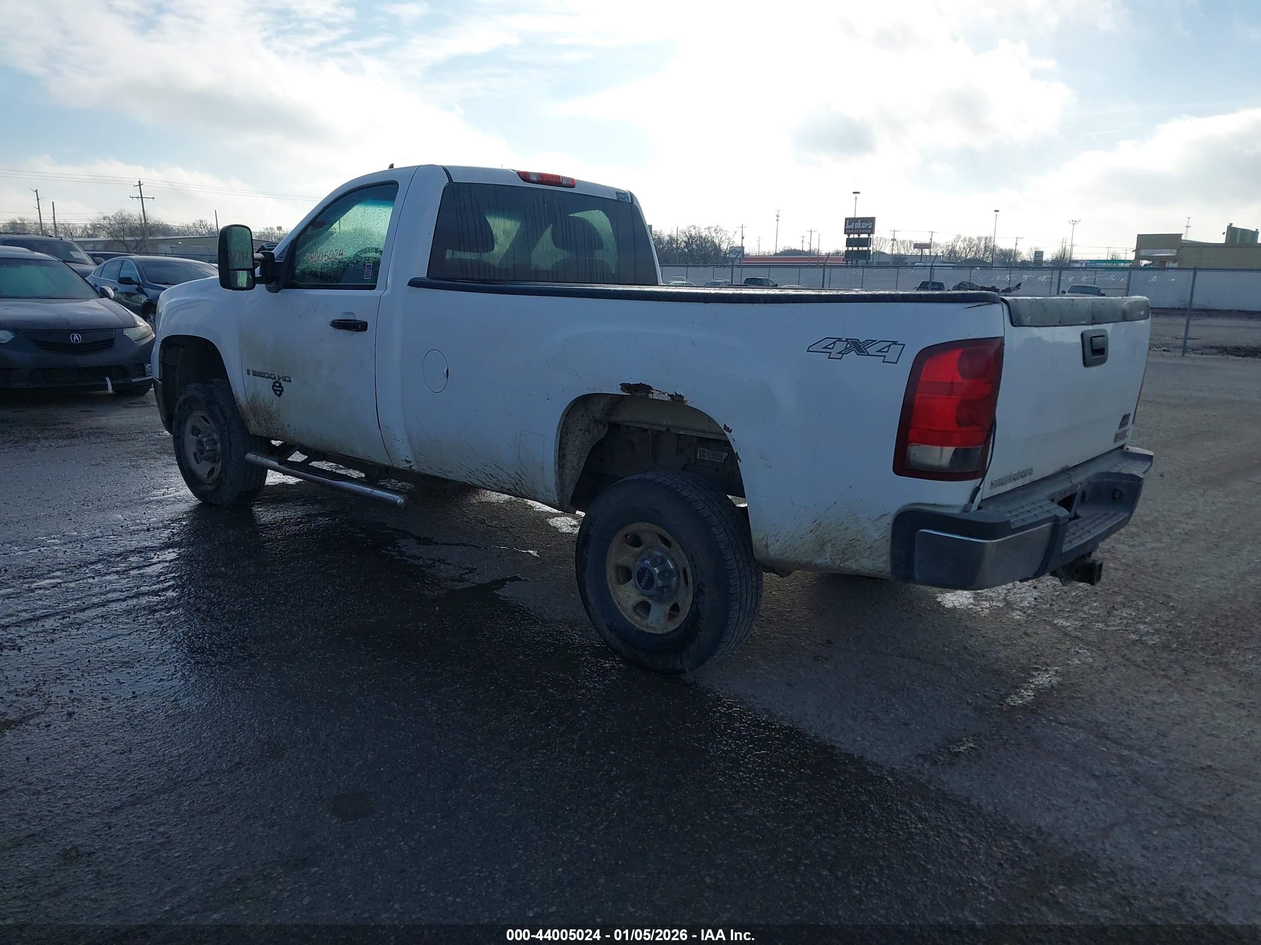 GMC SIERRA image 3