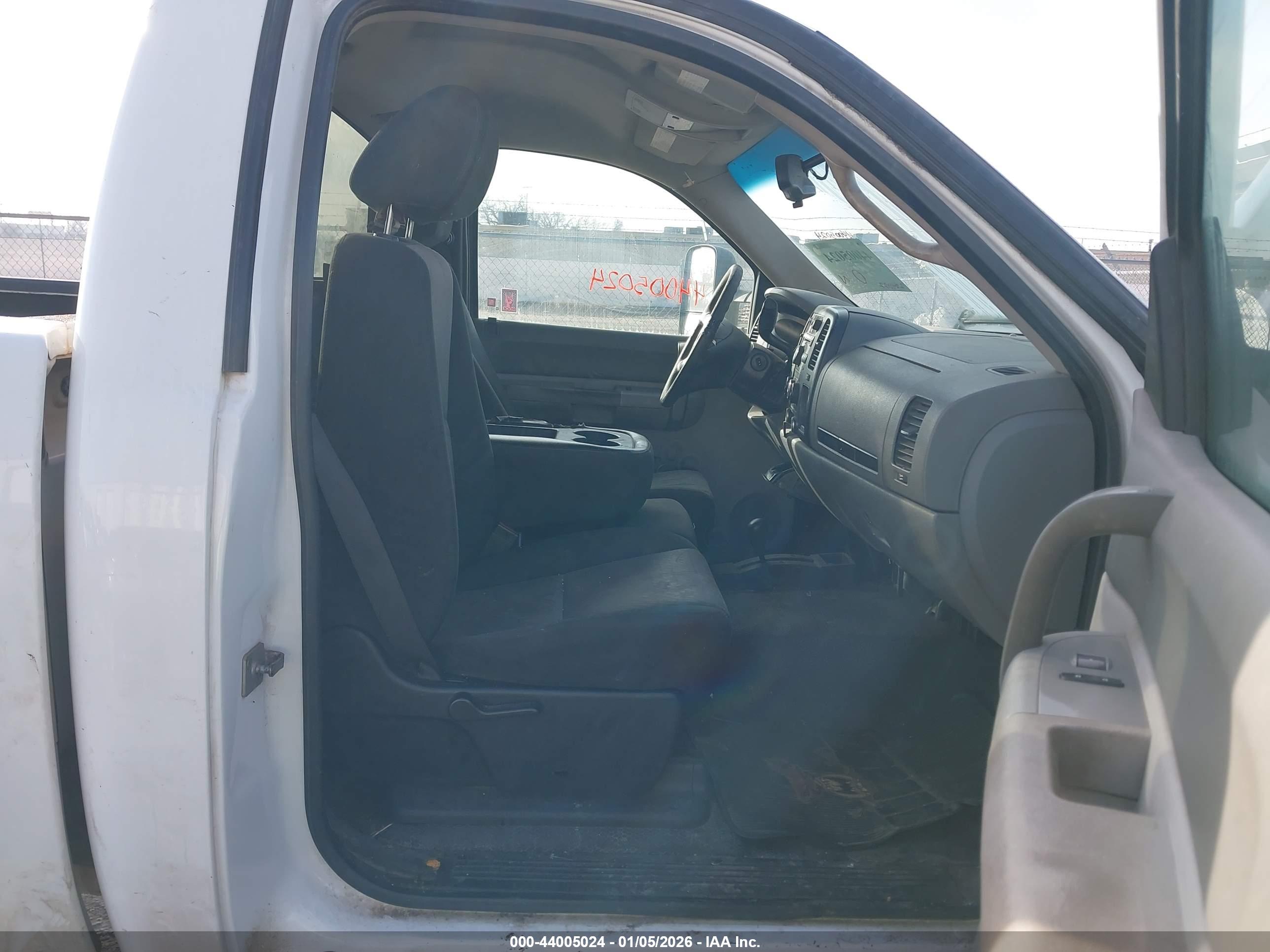 GMC SIERRA image 5