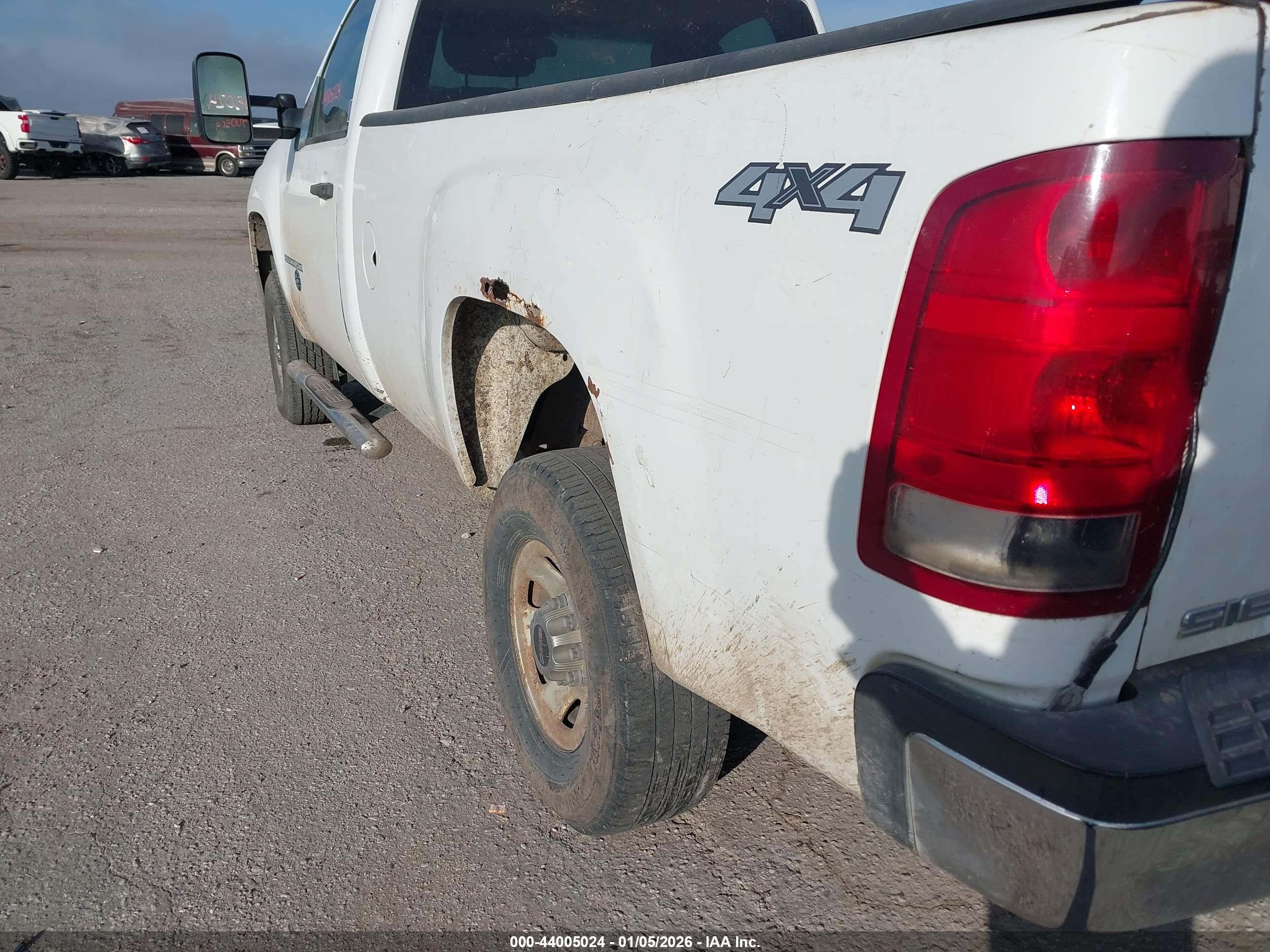 GMC SIERRA image 6