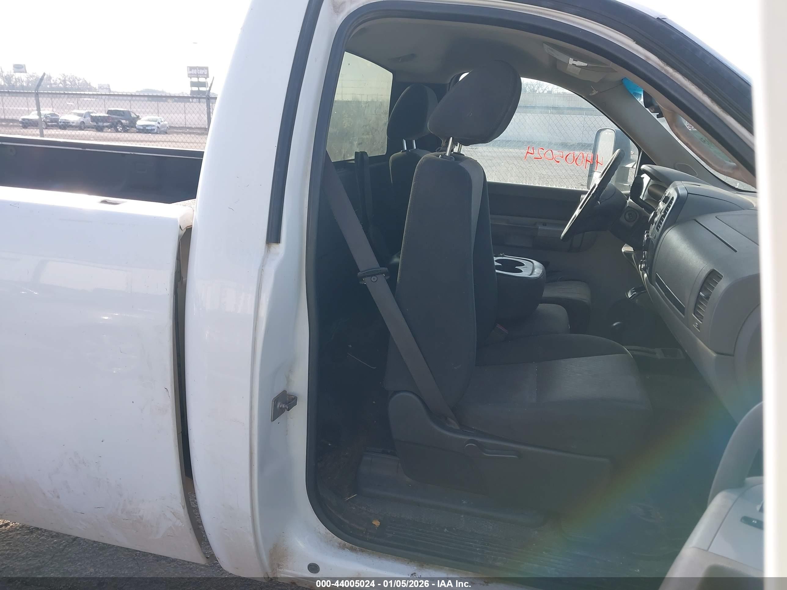 GMC SIERRA image 8
