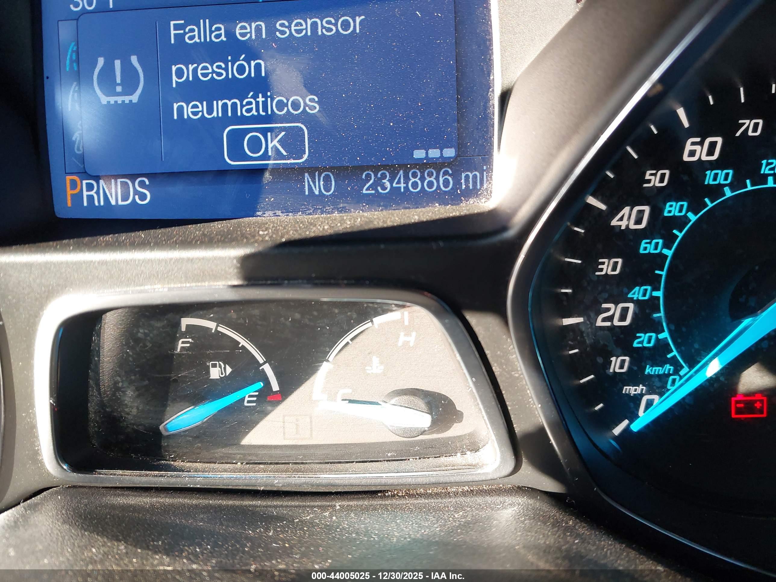 FORD ESCAPE image 7