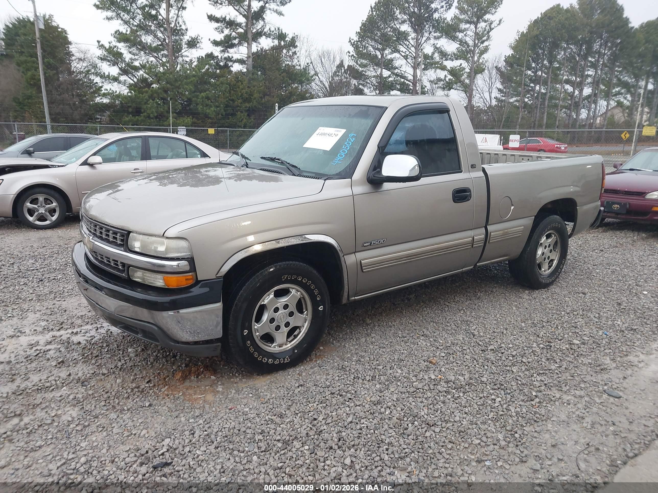 CHEVROLET SILVERADO image 2