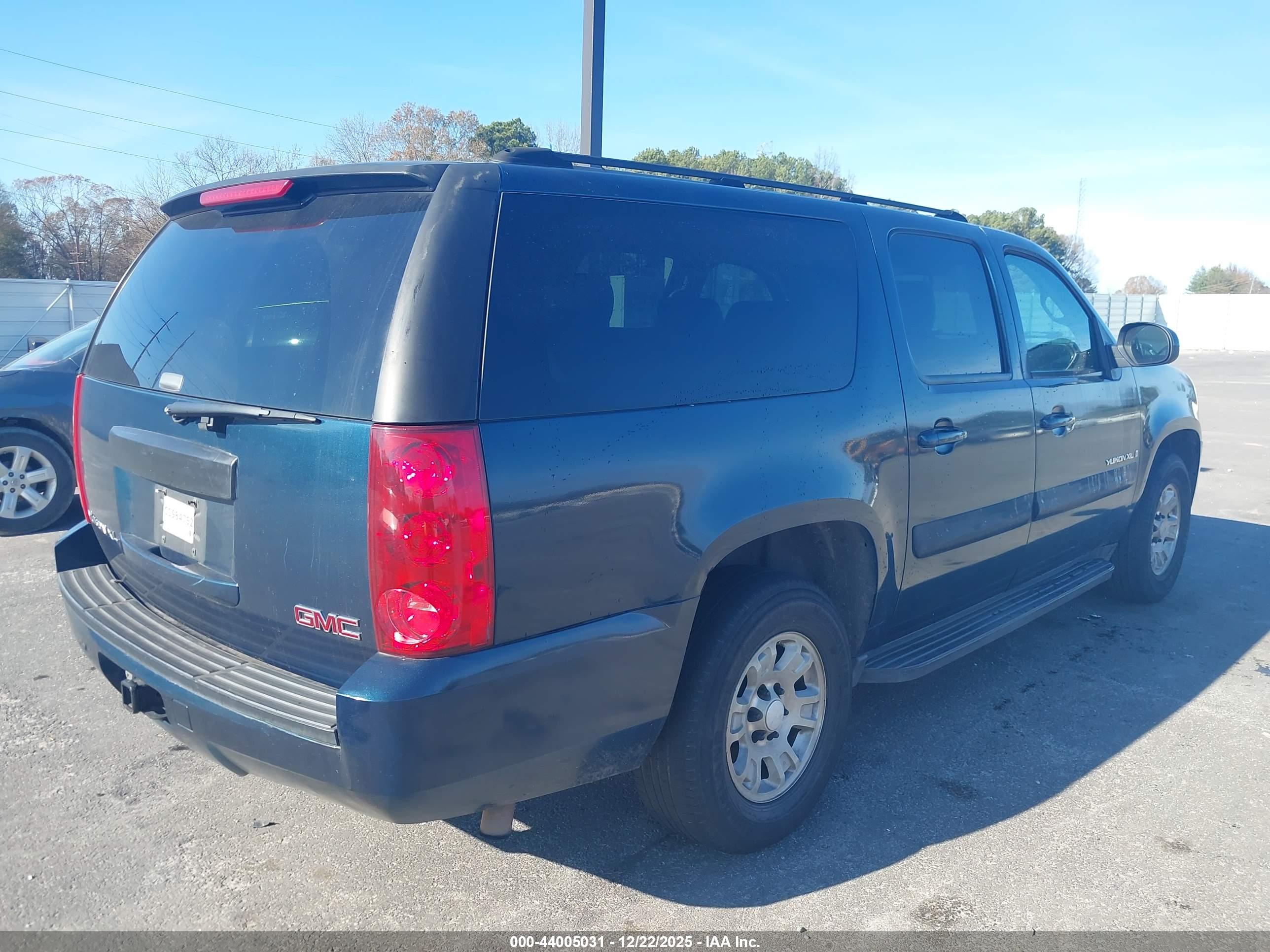 GMC YUKON image 4