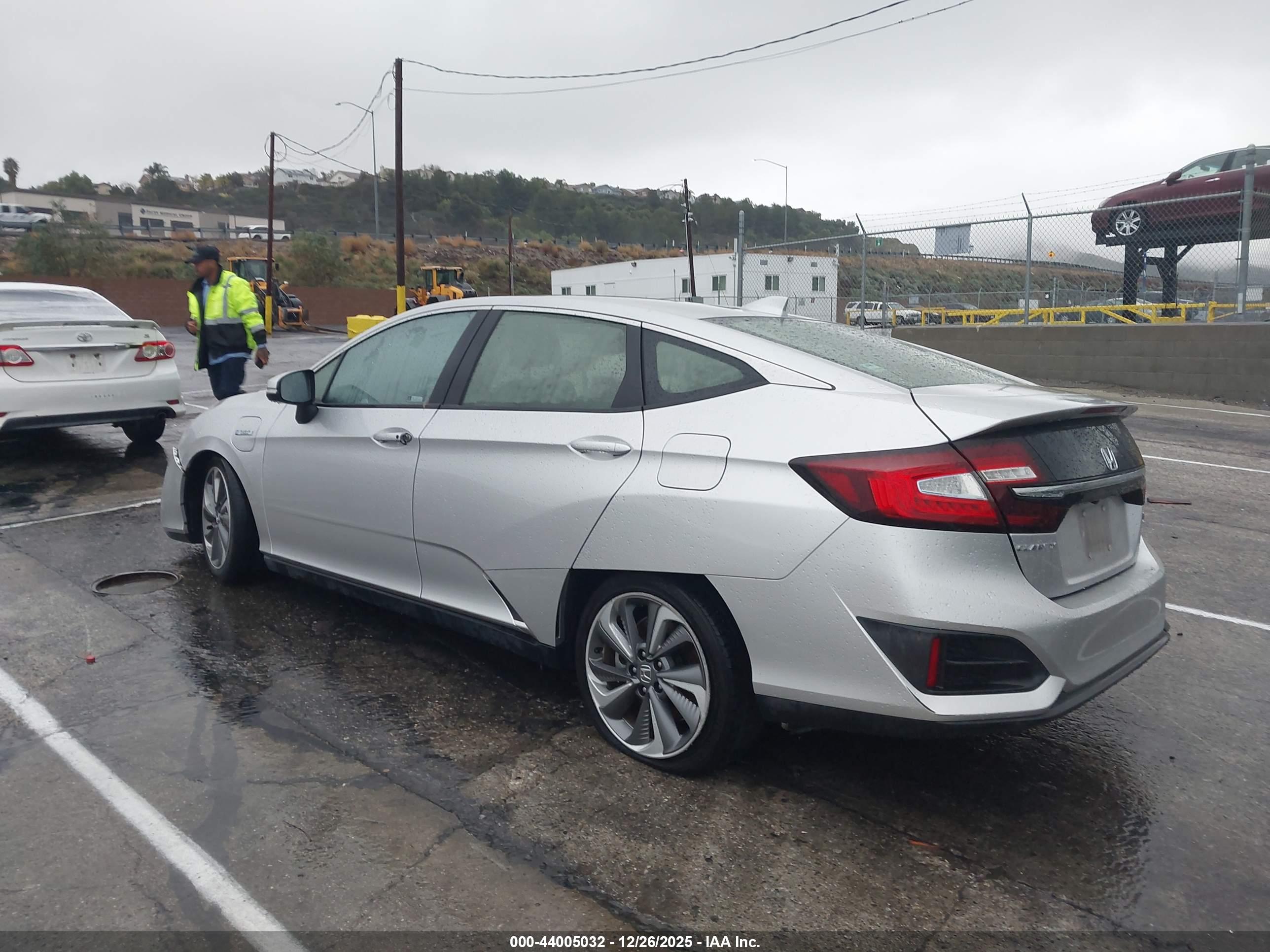 HONDA CLARITY image 3