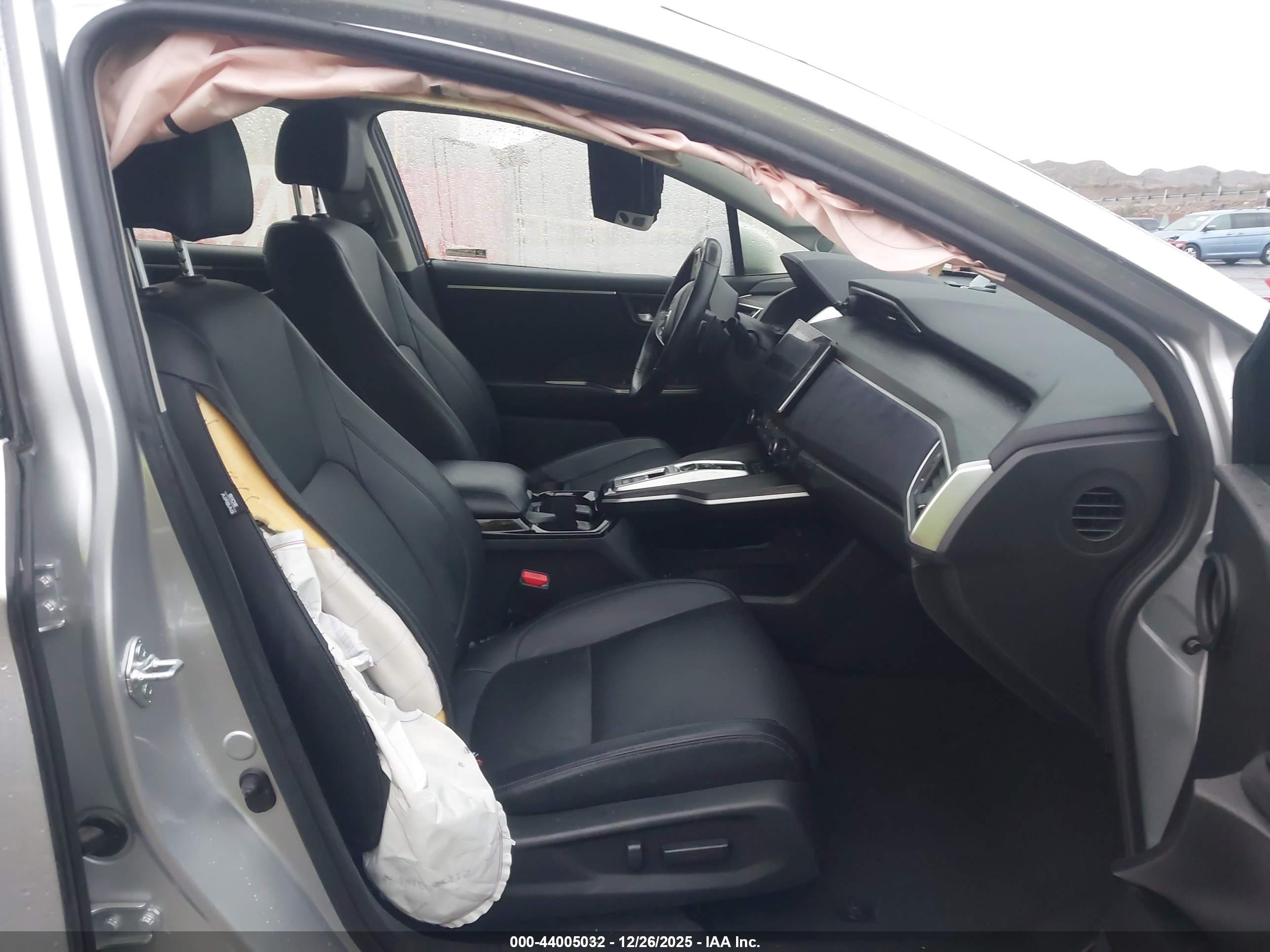 HONDA CLARITY image 5