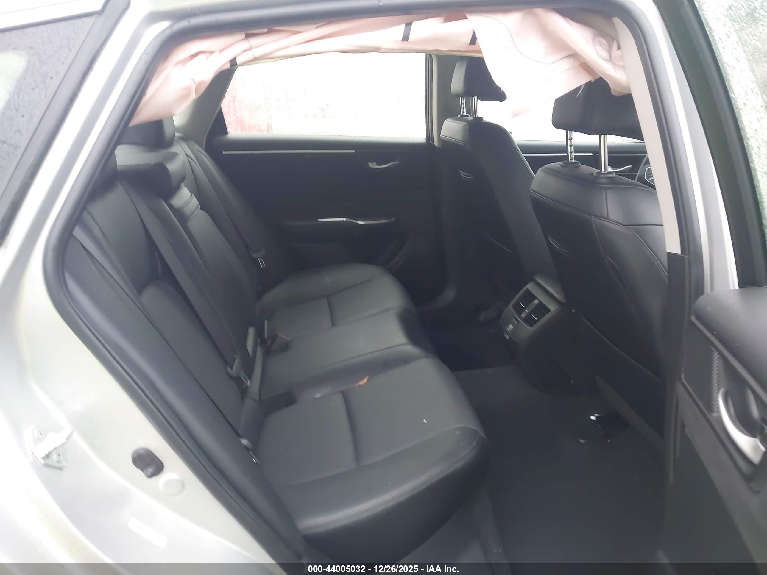 HONDA CLARITY image 8