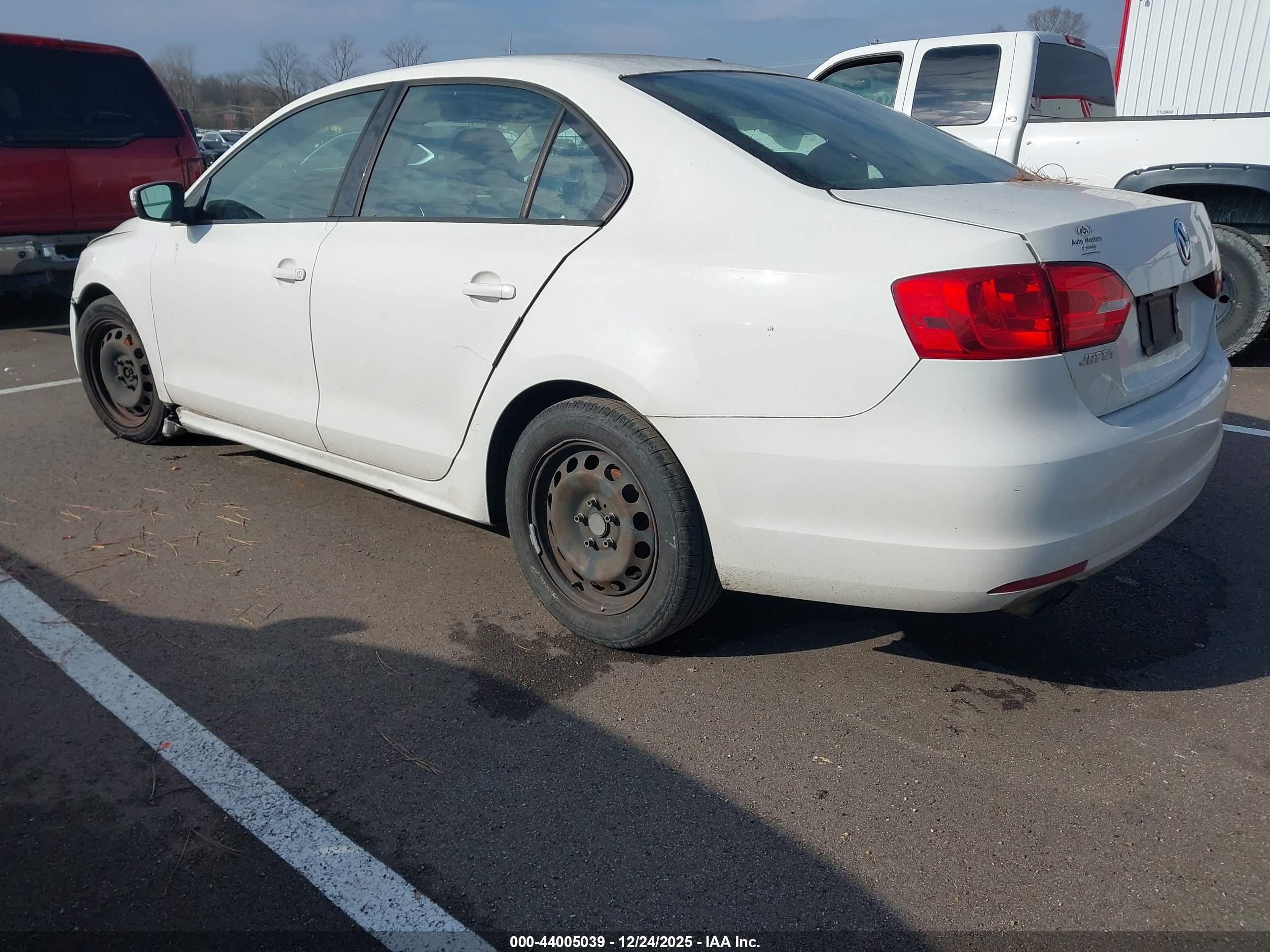 VOLKSWAGEN JETTA image 3