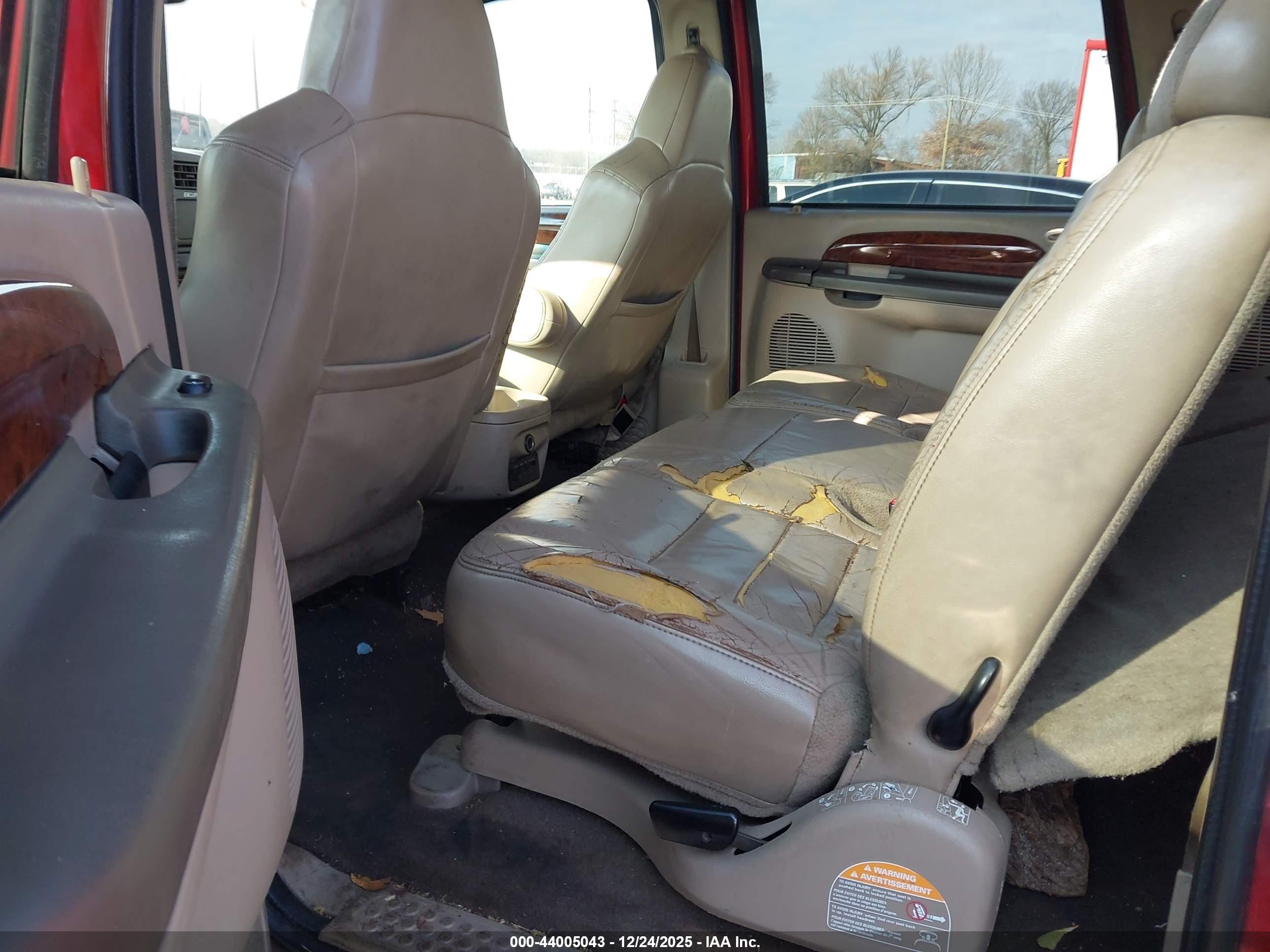 FORD EXCURSION image 8