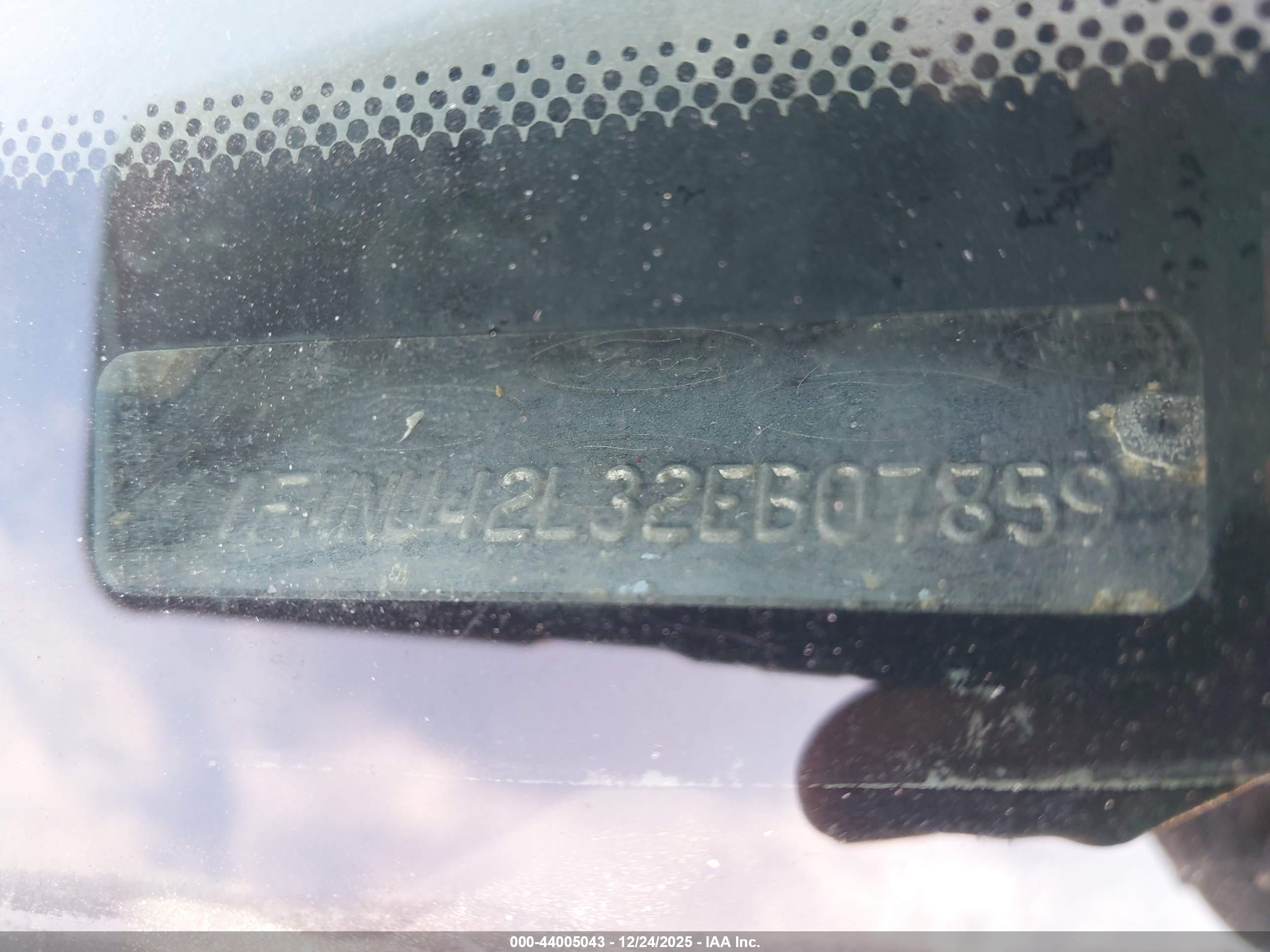 FORD EXCURSION image 9