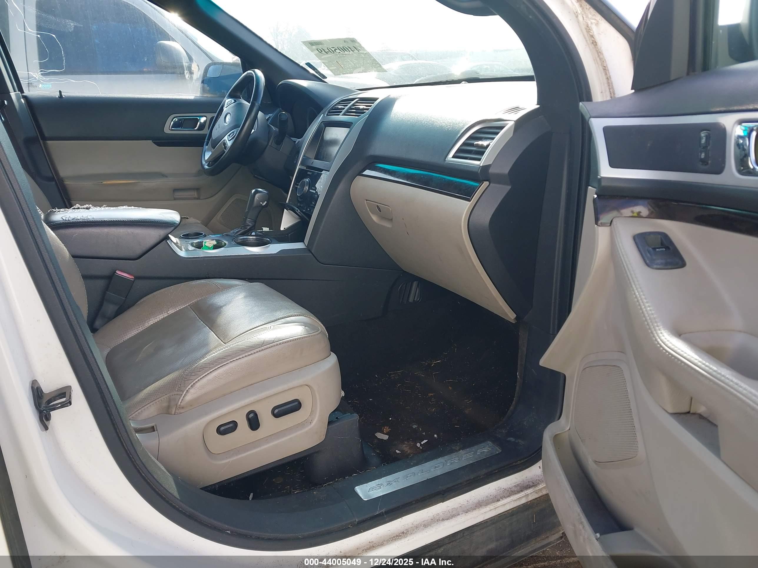 FORD EXPLORER image 5