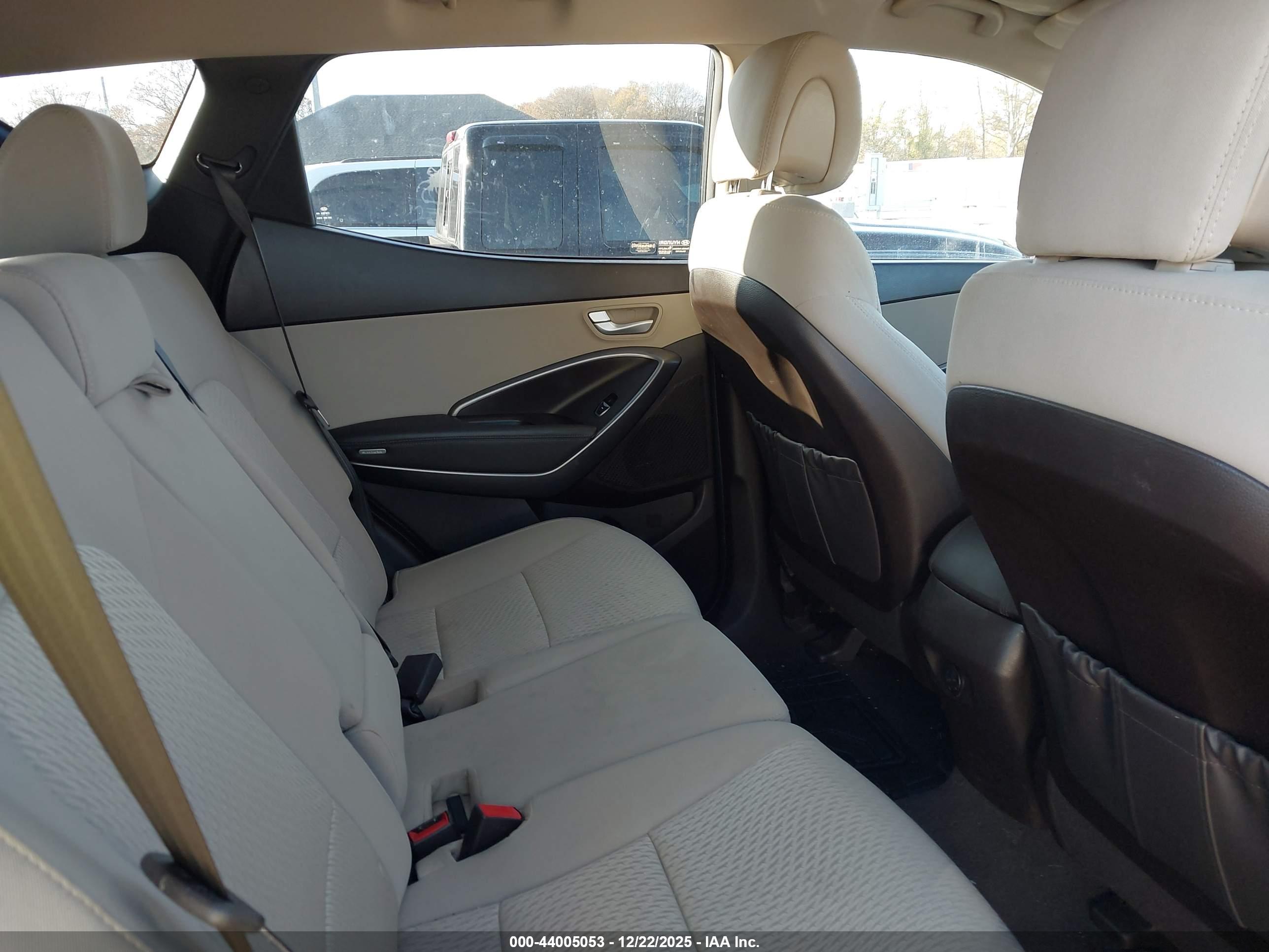 HYUNDAI SANTA image 8