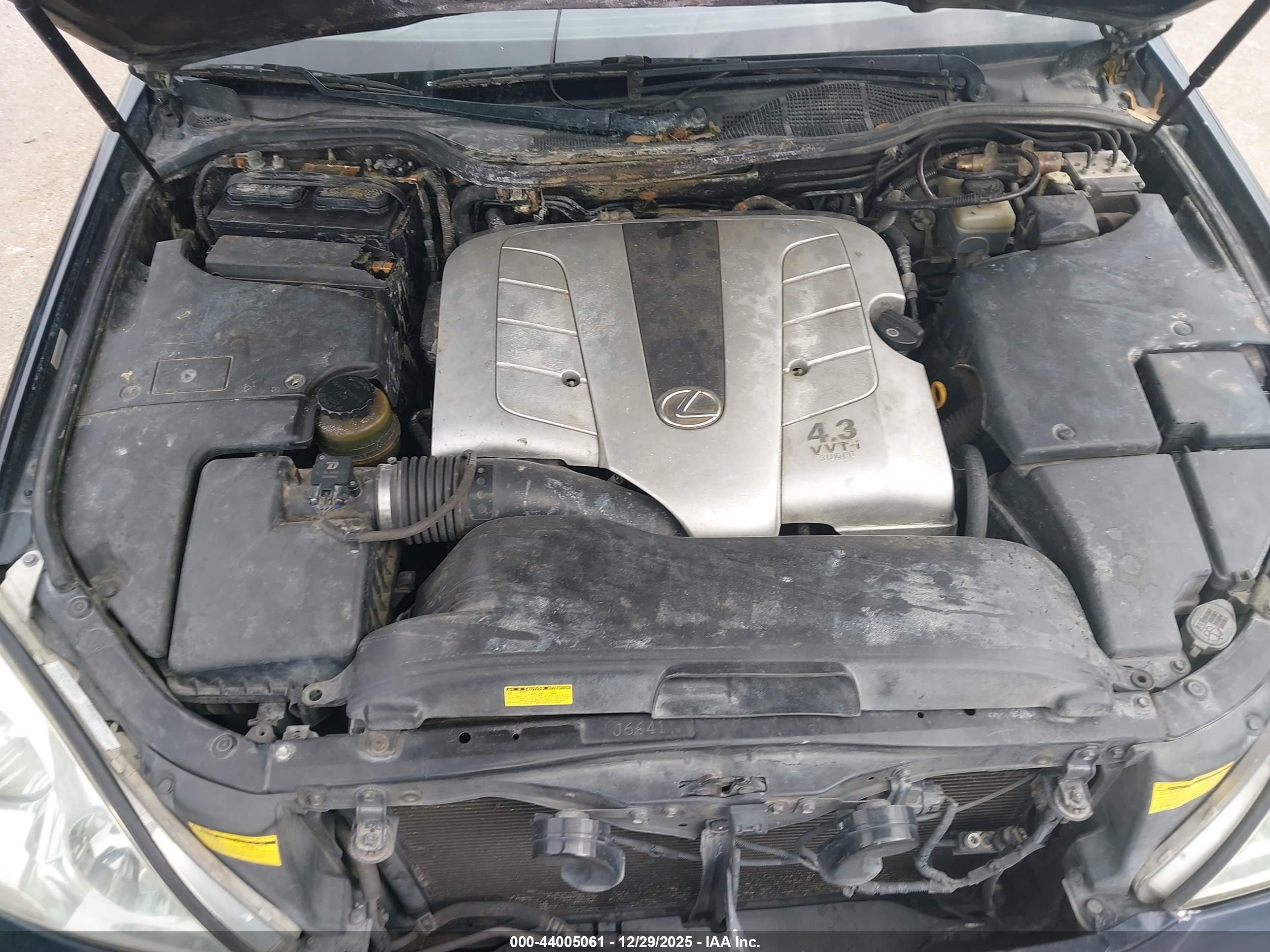 LEXUS LS image 10