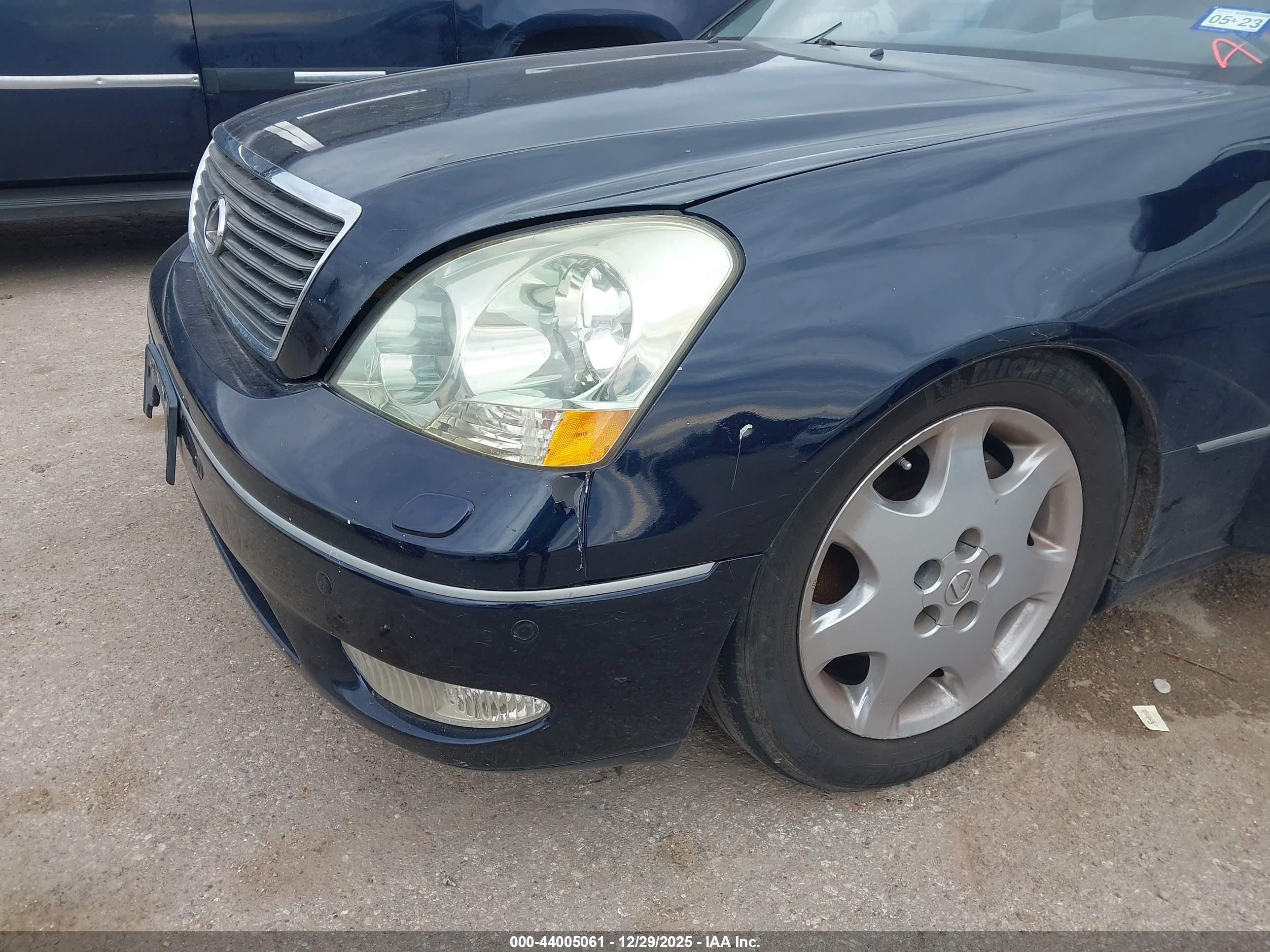LEXUS LS image 6