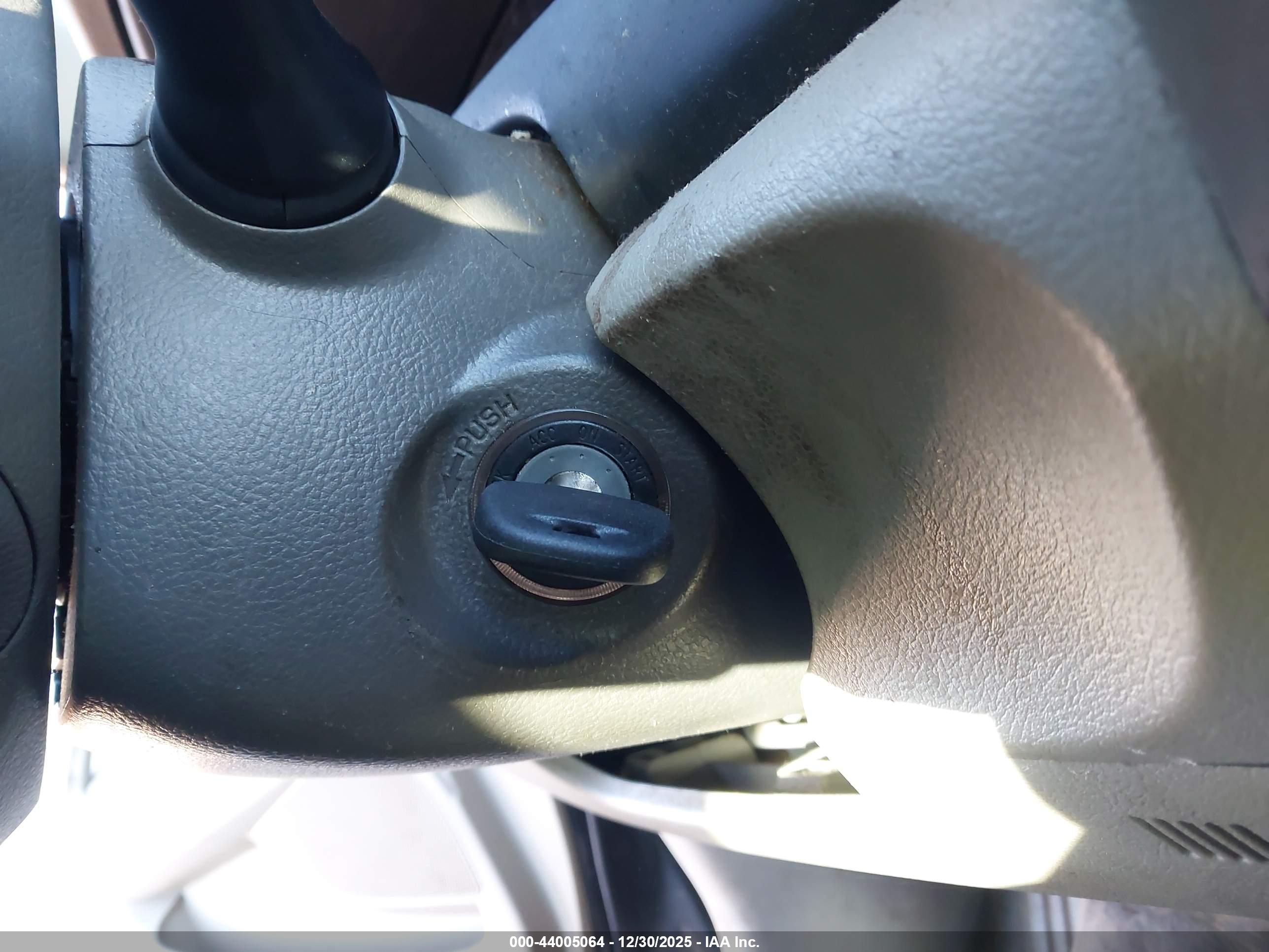 TOYOTA CAMRY image 11