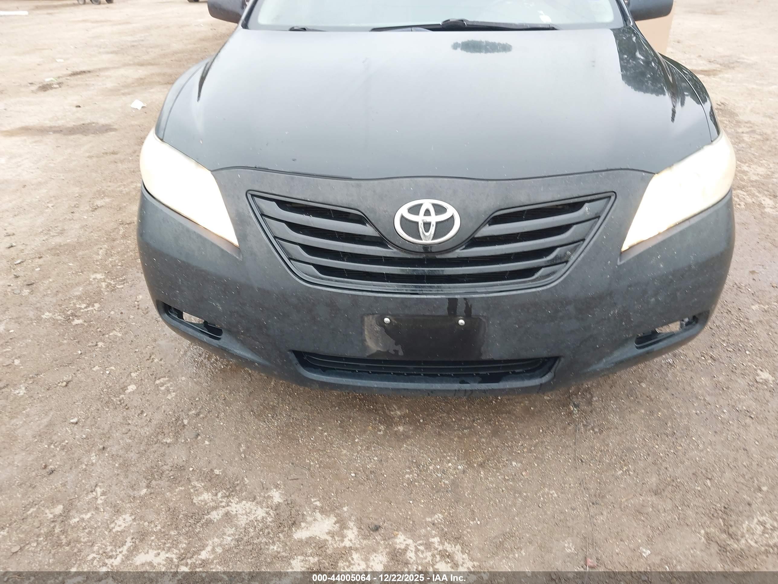 TOYOTA CAMRY image 6