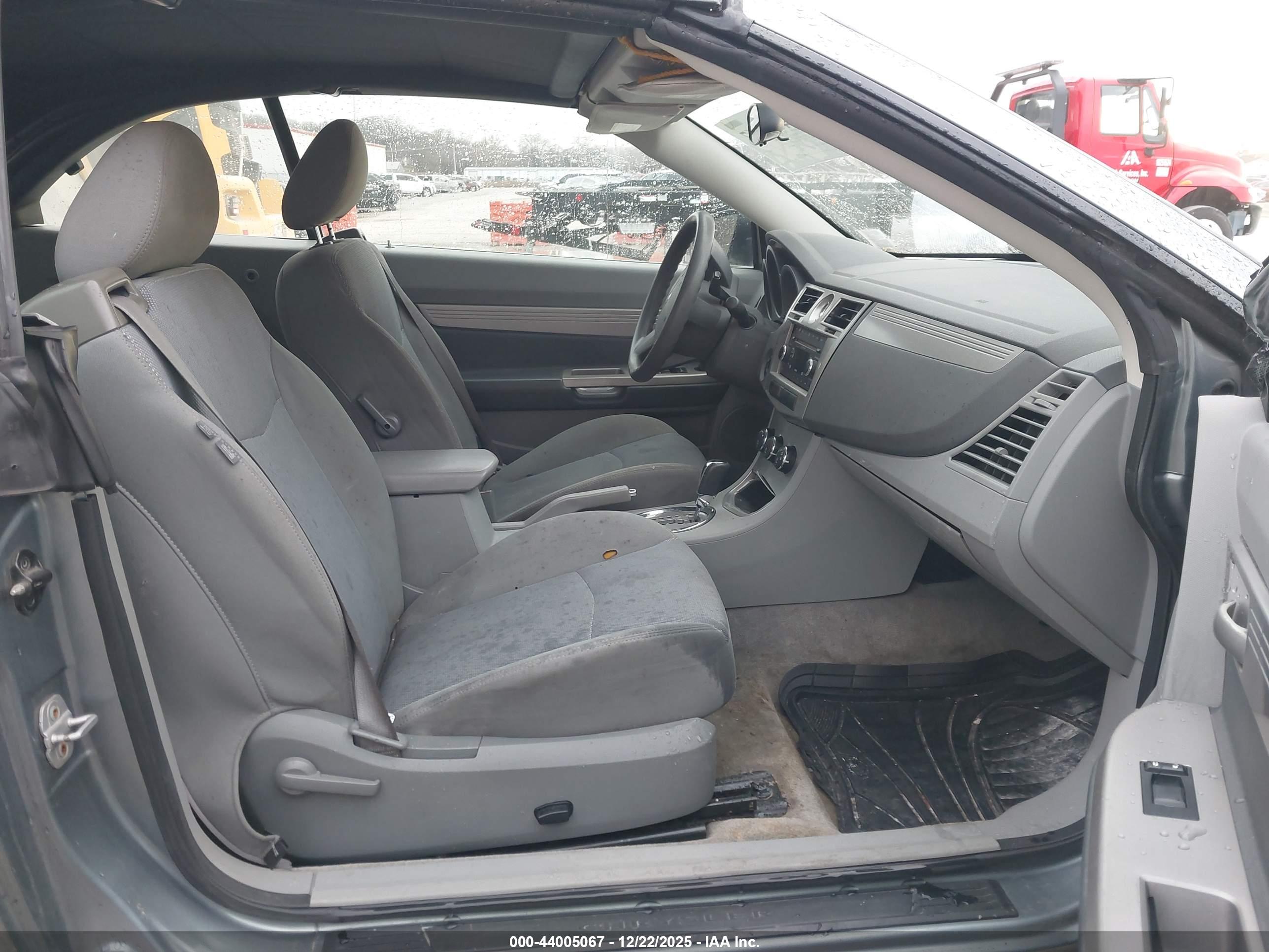 CHRYSLER SEBRING image 5