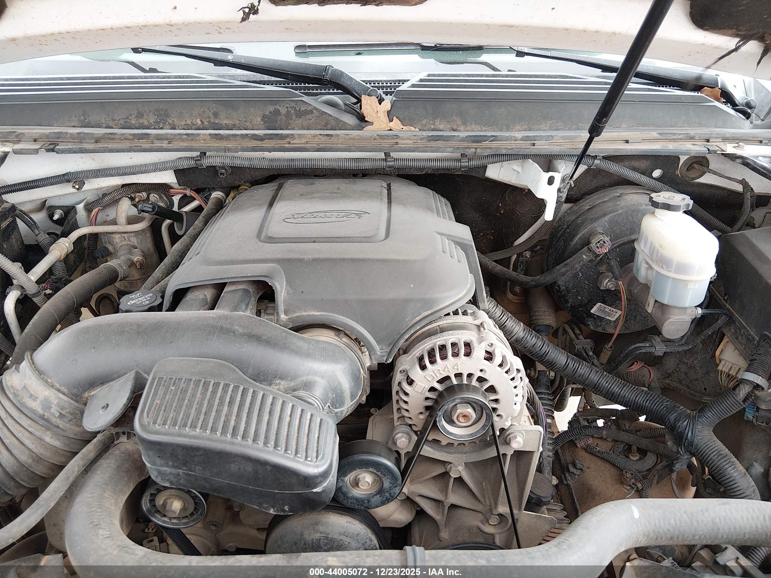 CHEVROLET SUBURBAN image 10