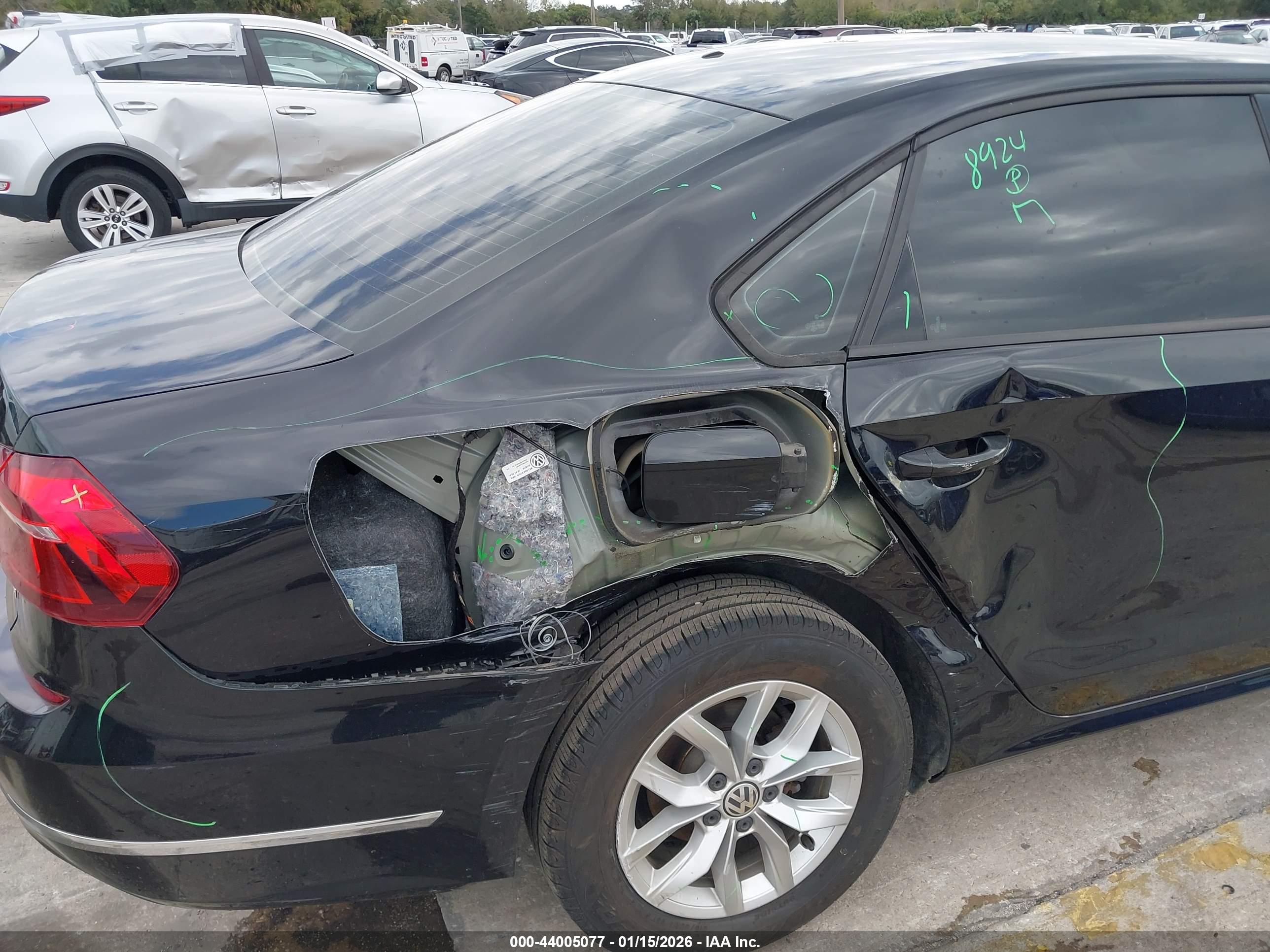 VOLKSWAGEN PASSAT image 6