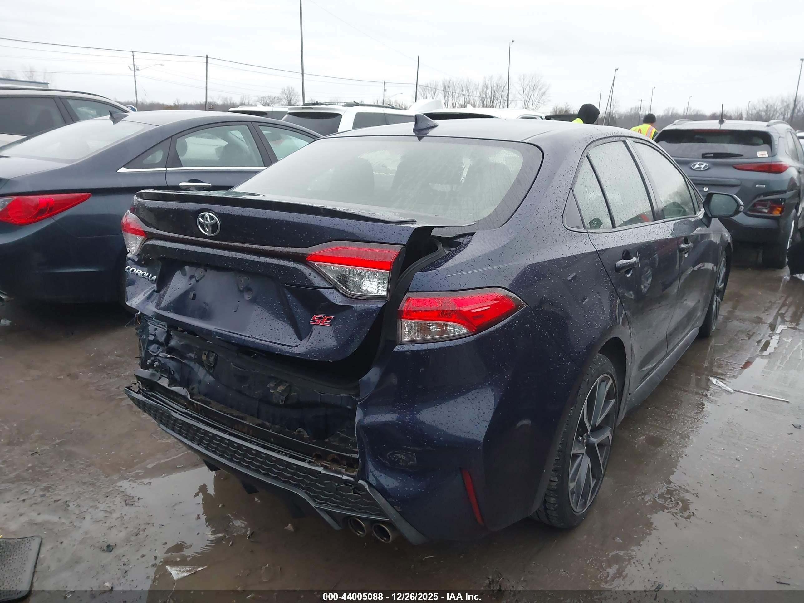 TOYOTA COROLLA image 4