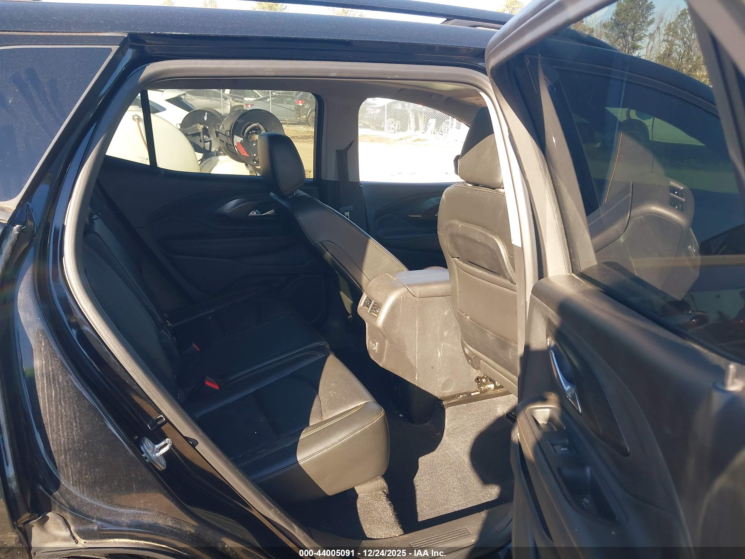 GMC TERRAIN image 8