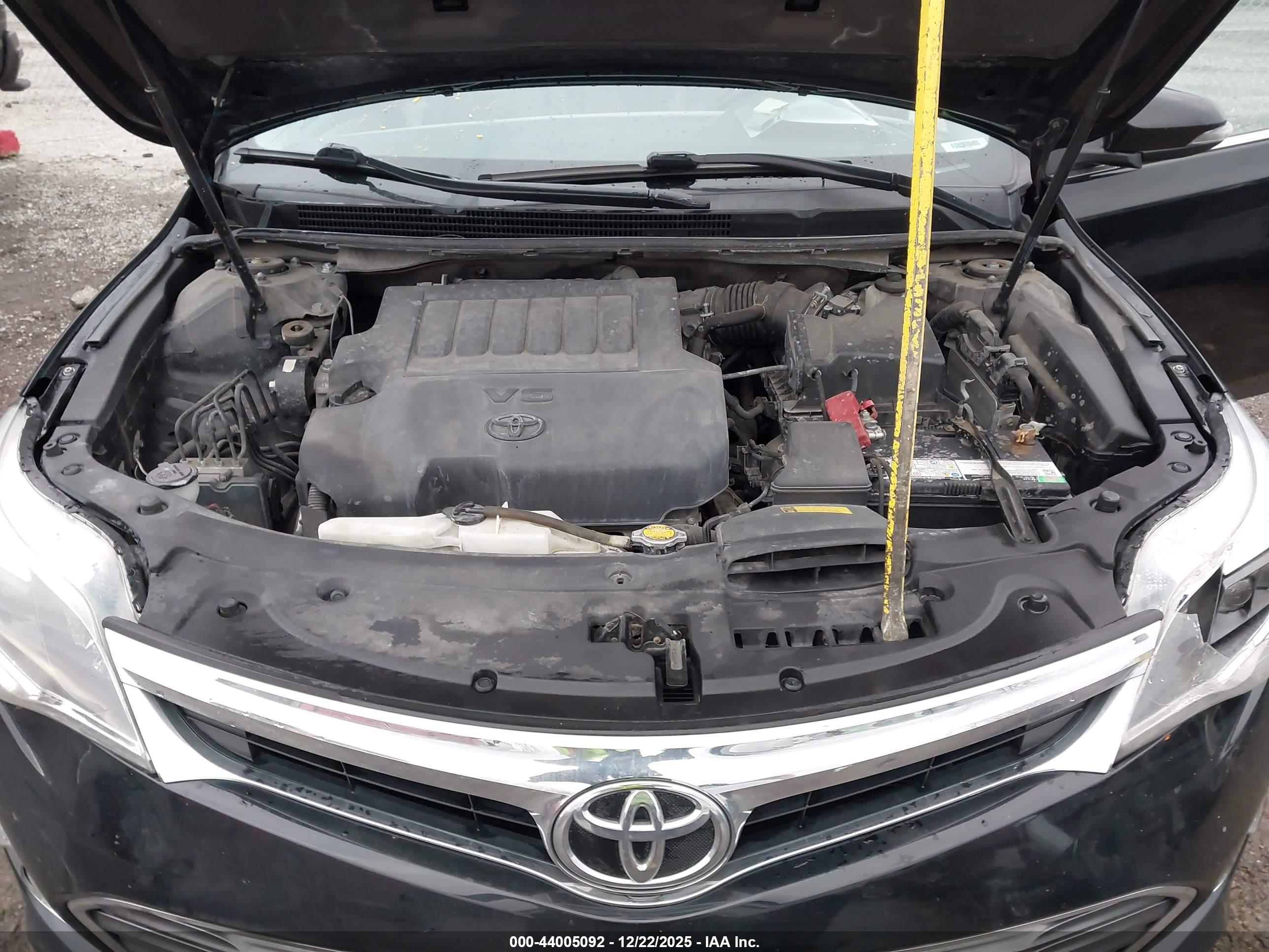 TOYOTA AVALON image 10