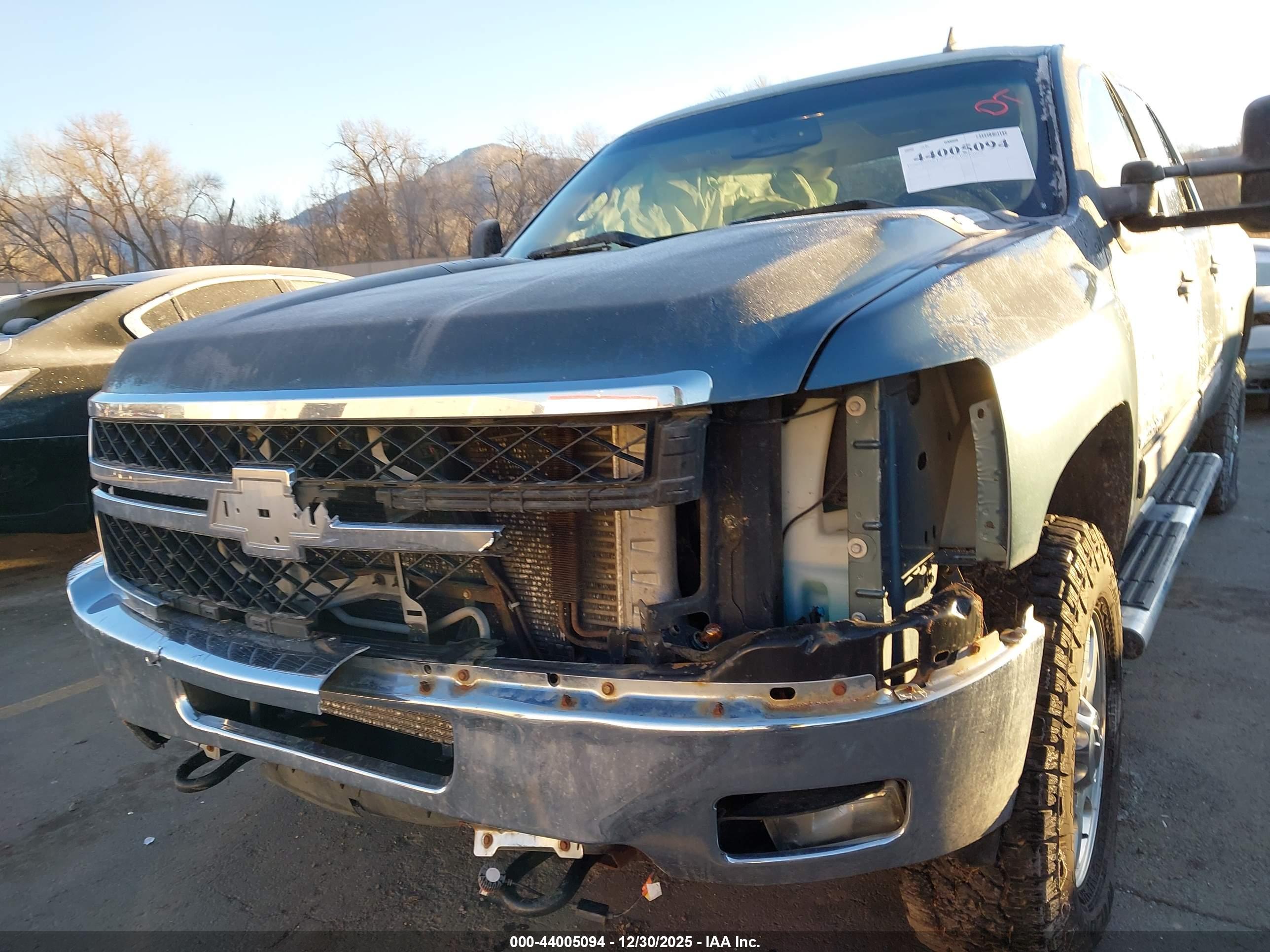 CHEVROLET SILVERADO image 6