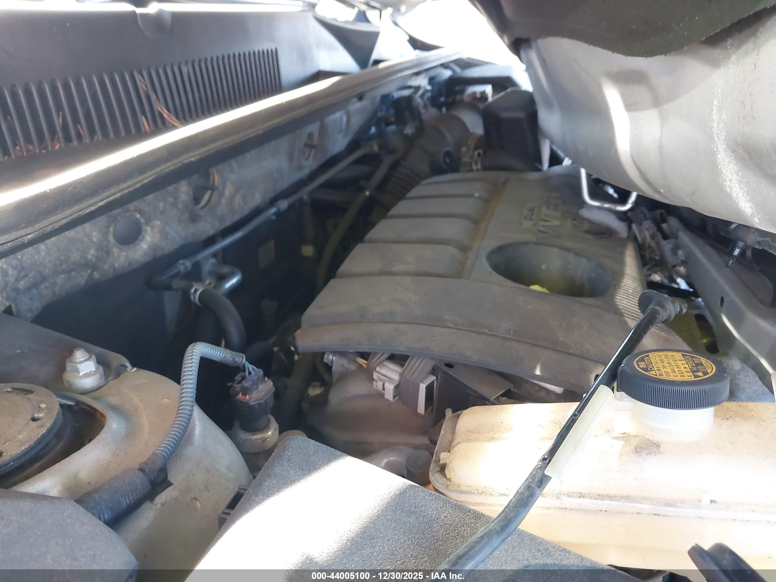 TOYOTA RAV4 image 10