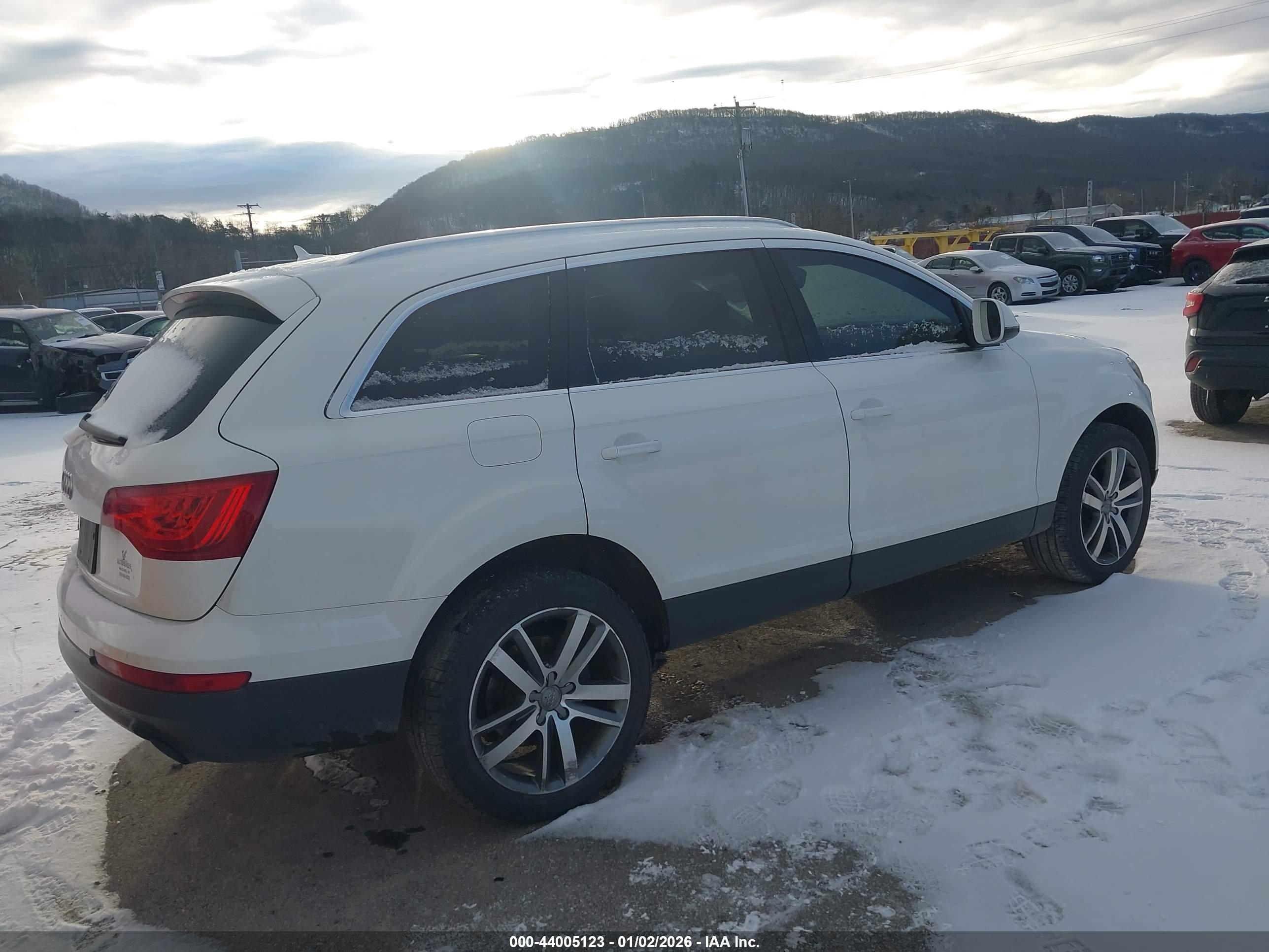 AUDI Q7 image 4